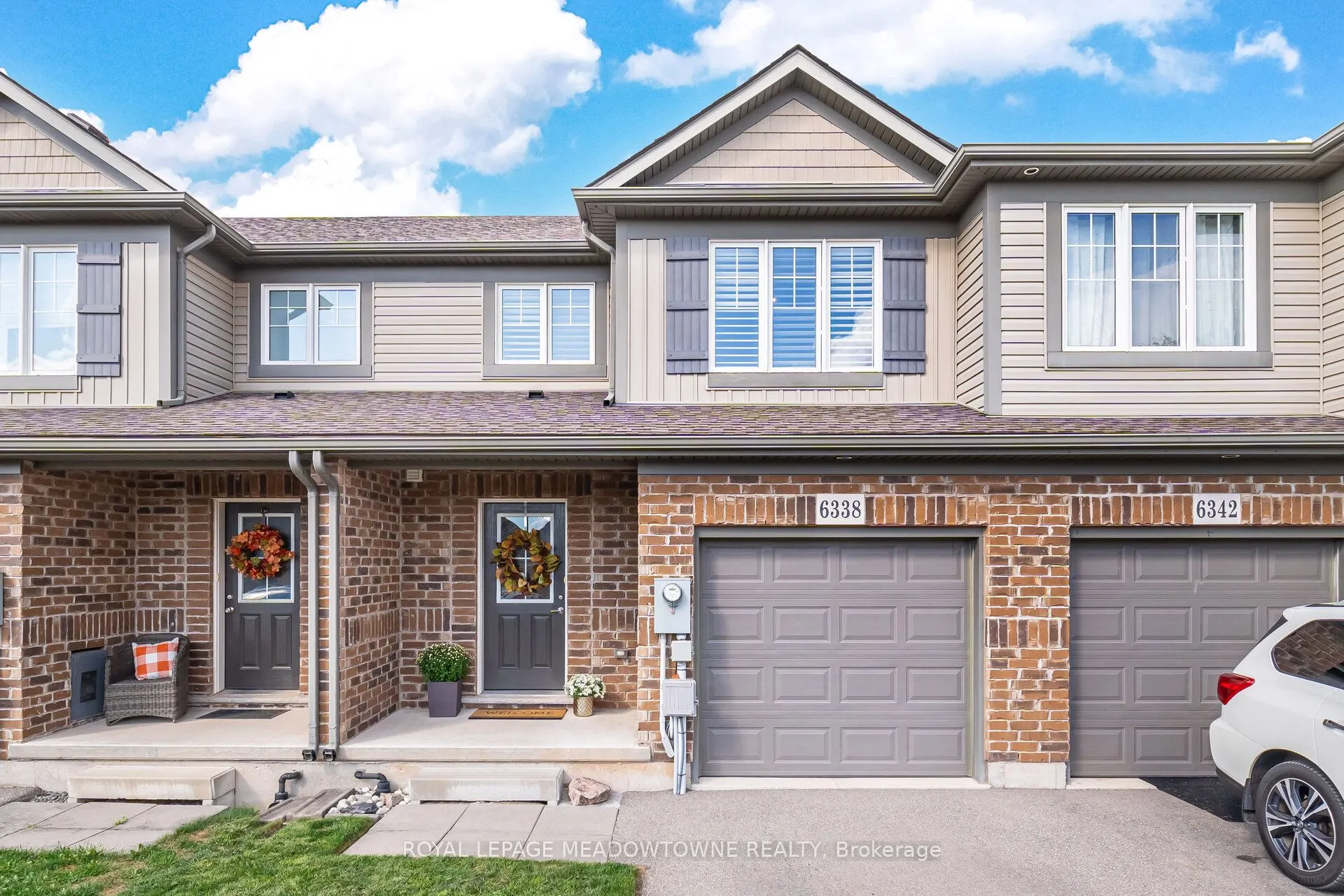 6338 Shapton Crescent