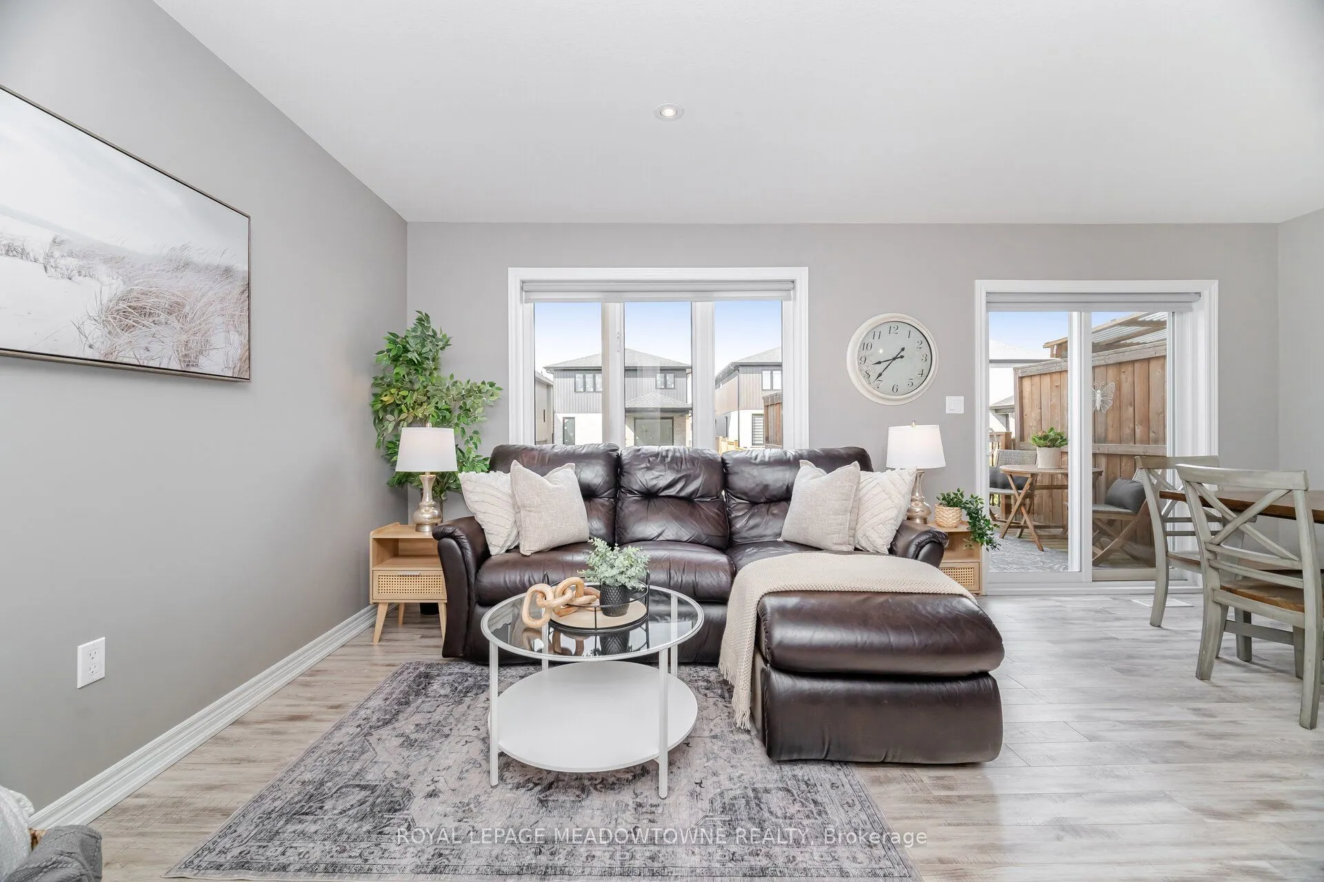 6338 Shapton Crescent