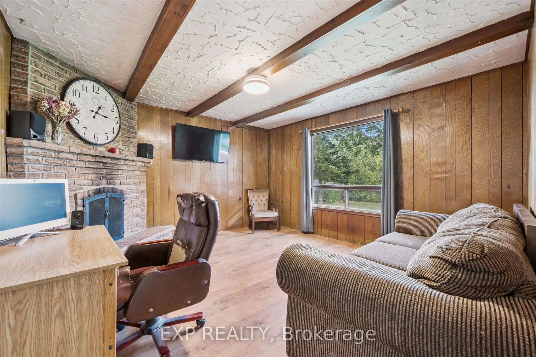 338 Ascot Place