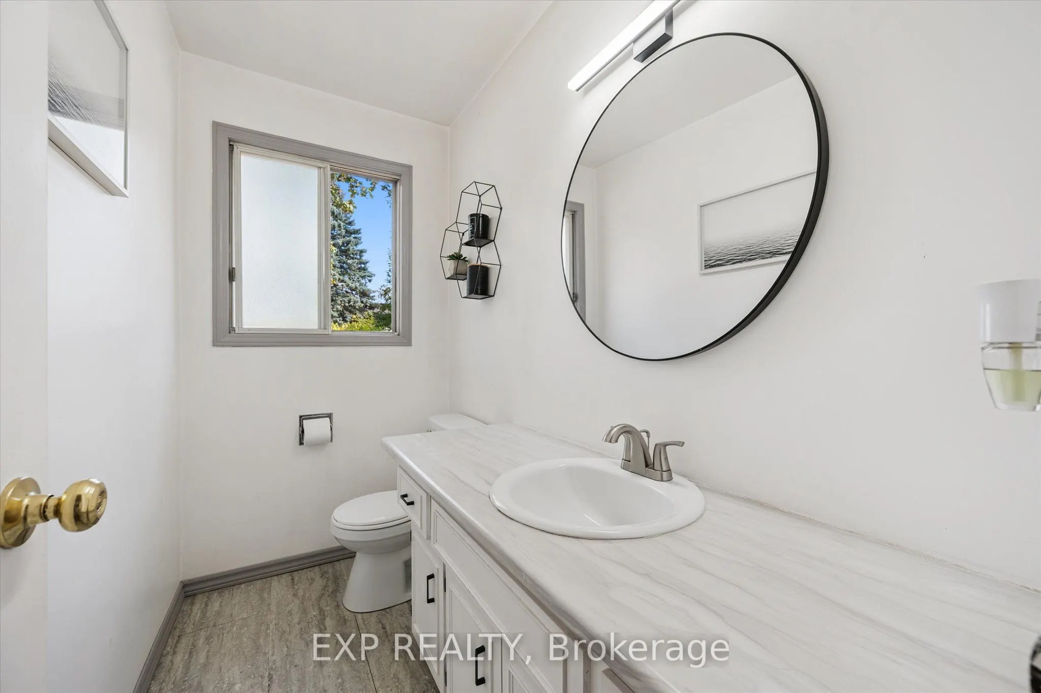338 Ascot Place