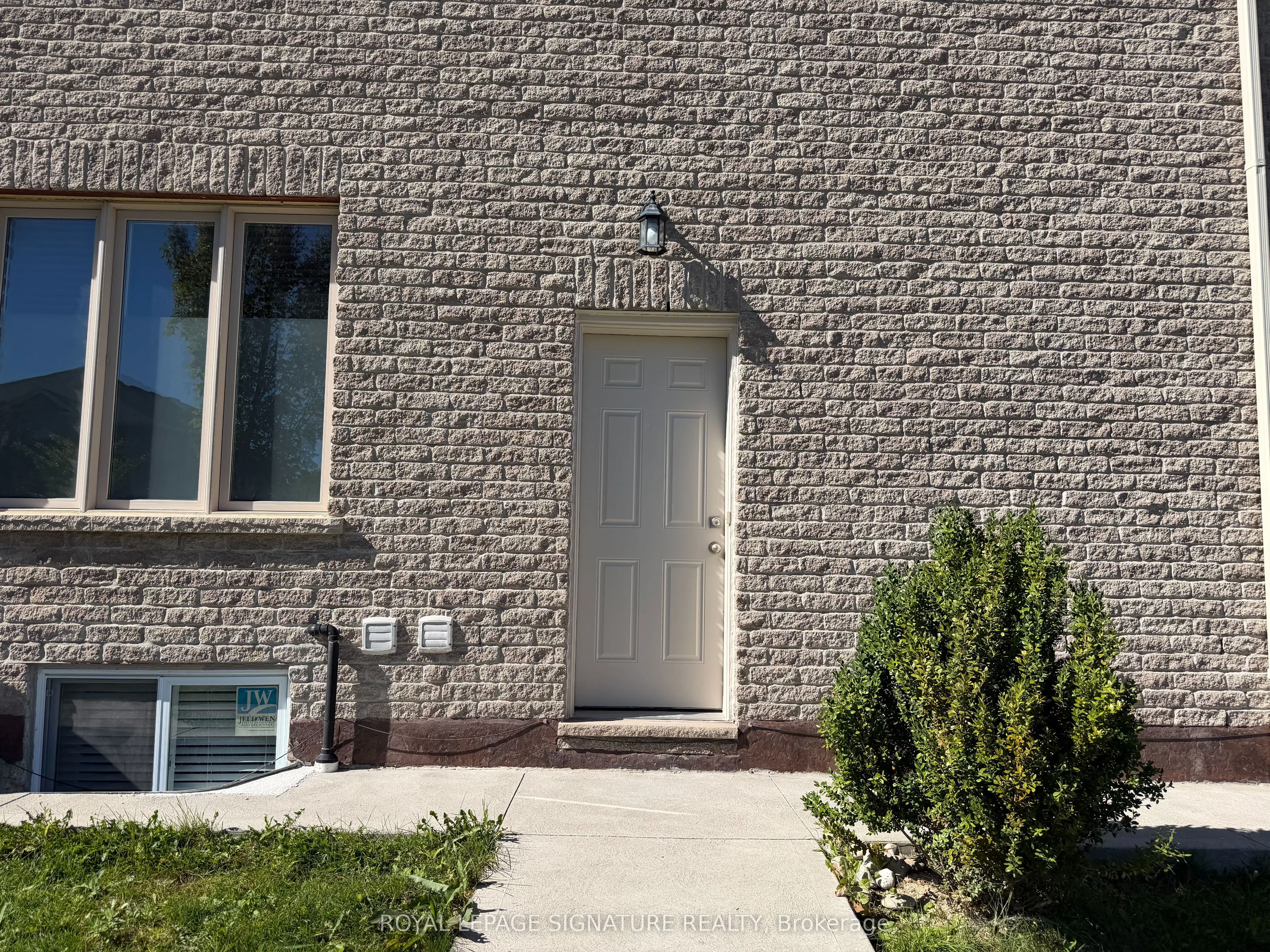 61 Eagleglen Way, #Bsmt