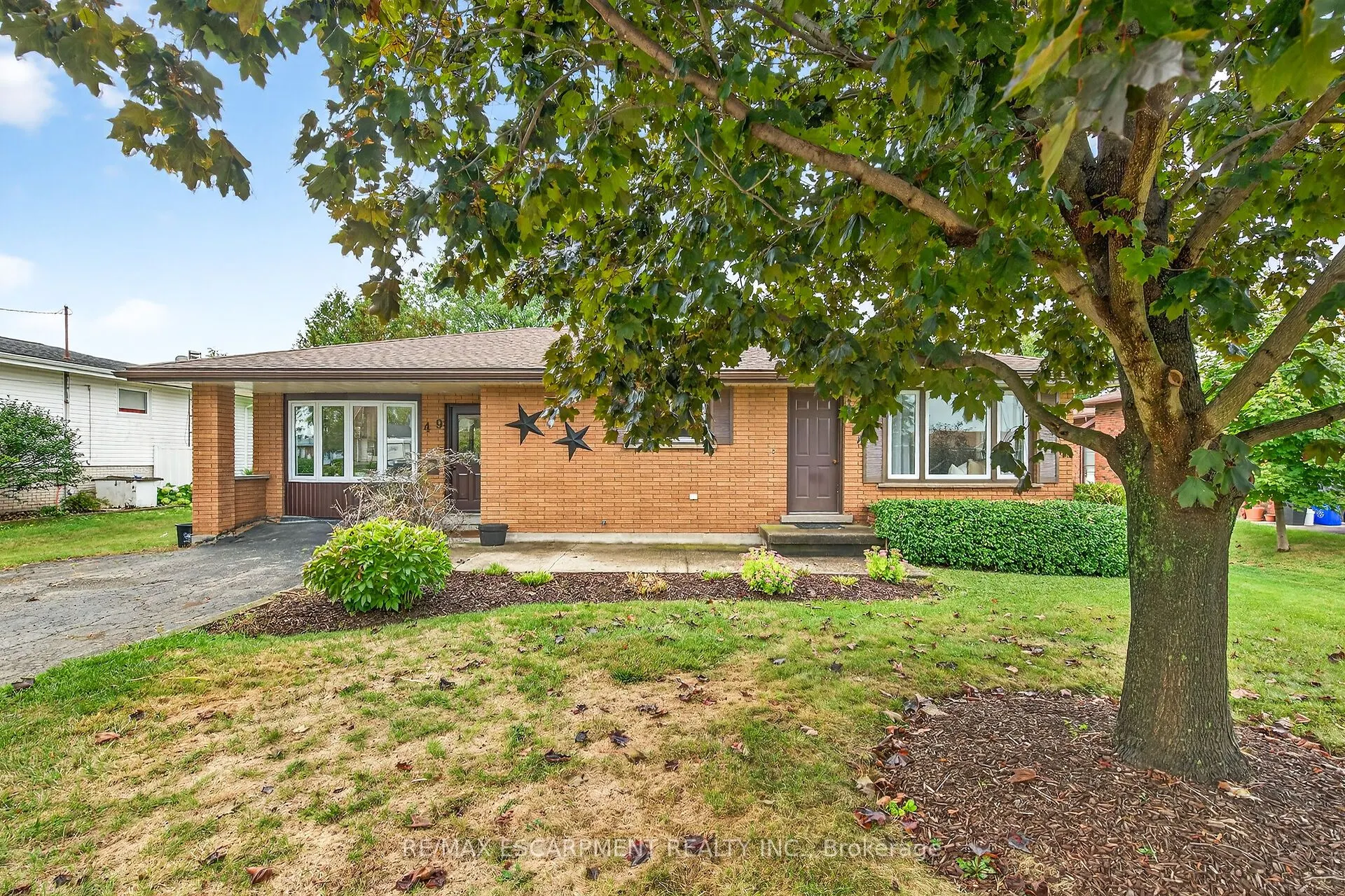 49 ERIE Avenue N