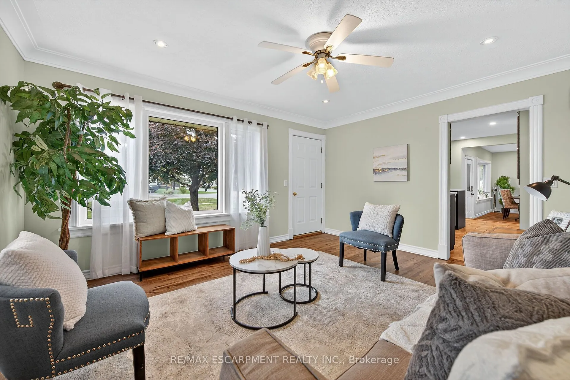 49 ERIE Avenue N