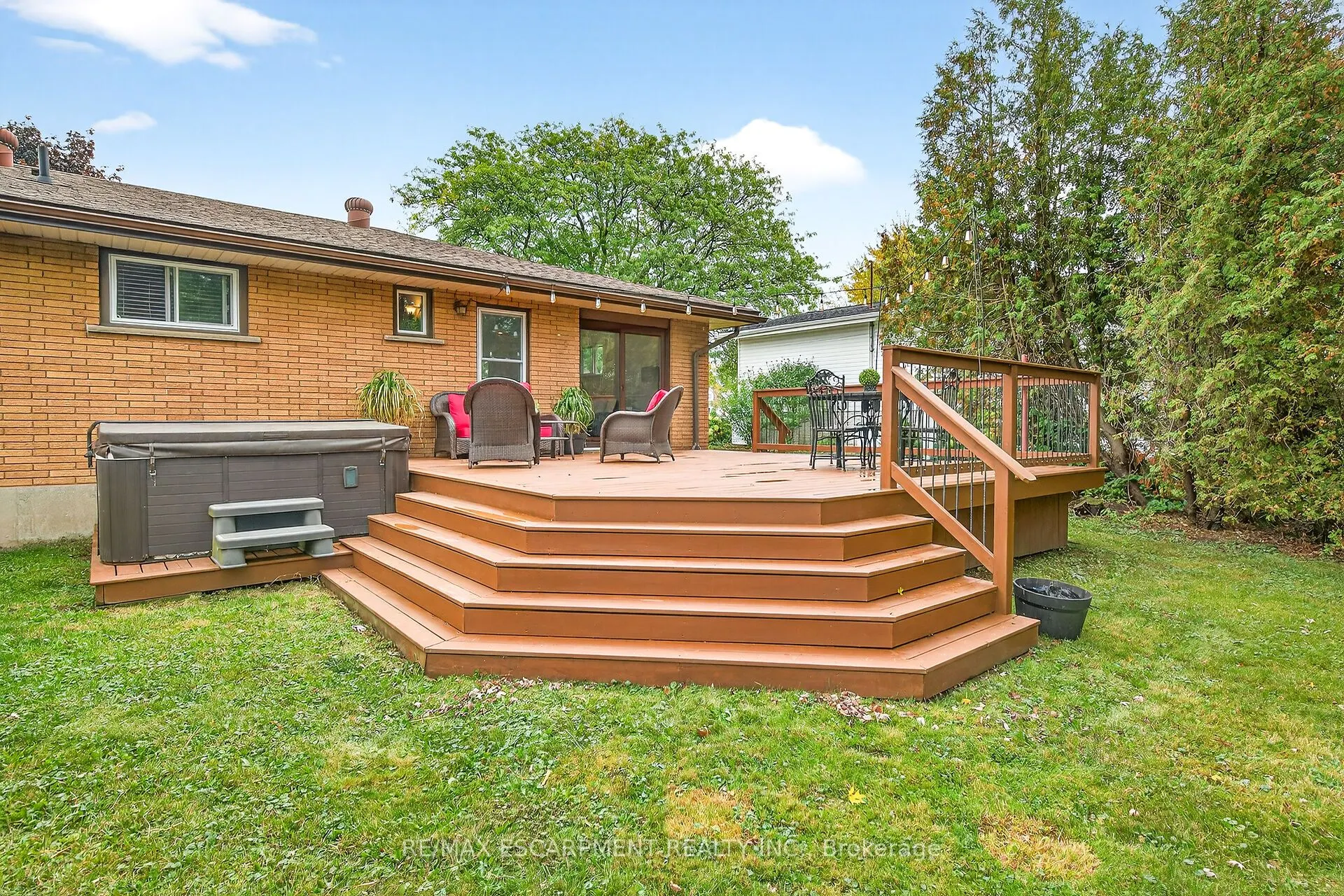 49 ERIE Avenue N