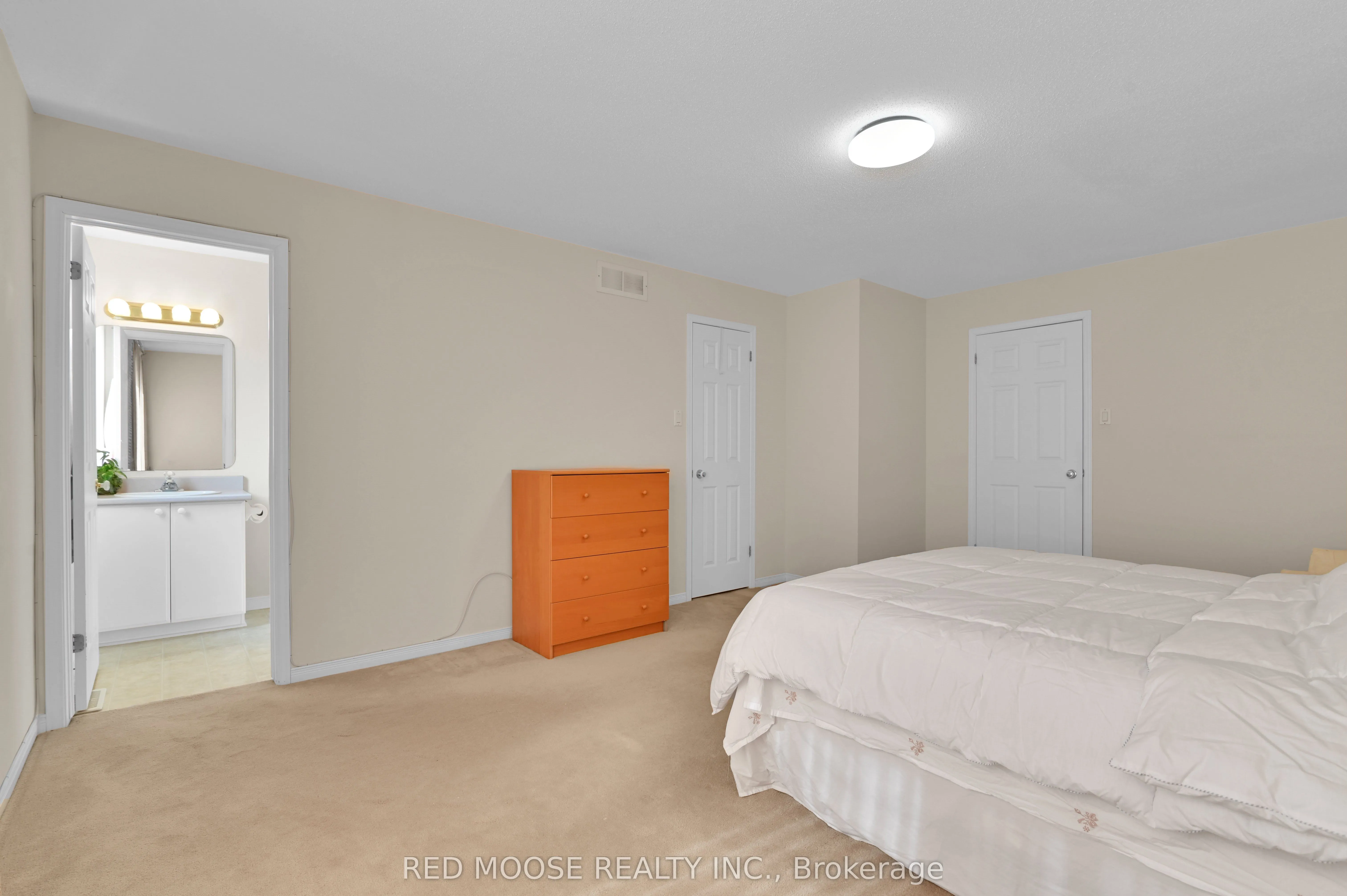 4569 Ogilvie Walk Crescent