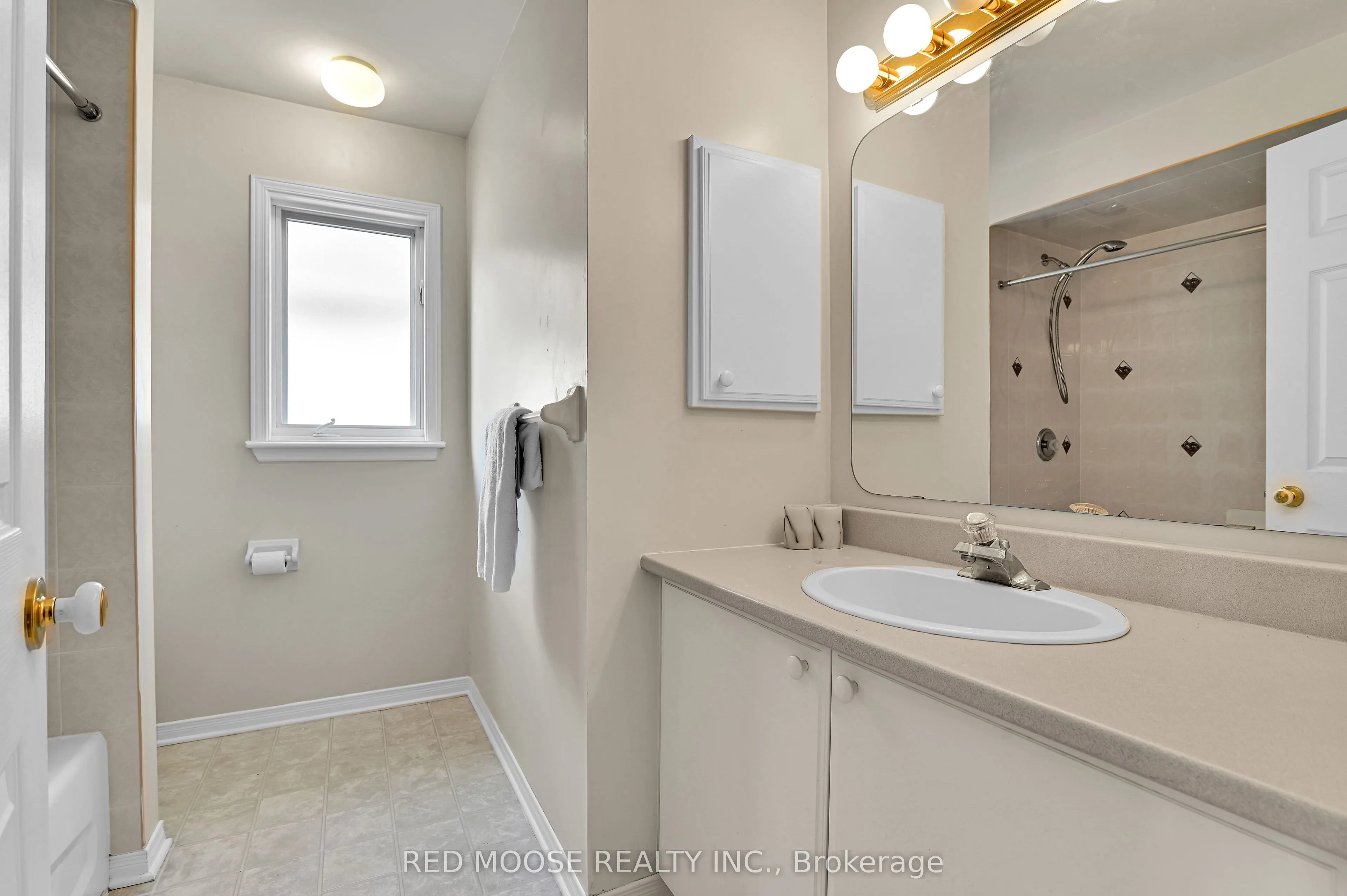 4569 Ogilvie Walk Crescent