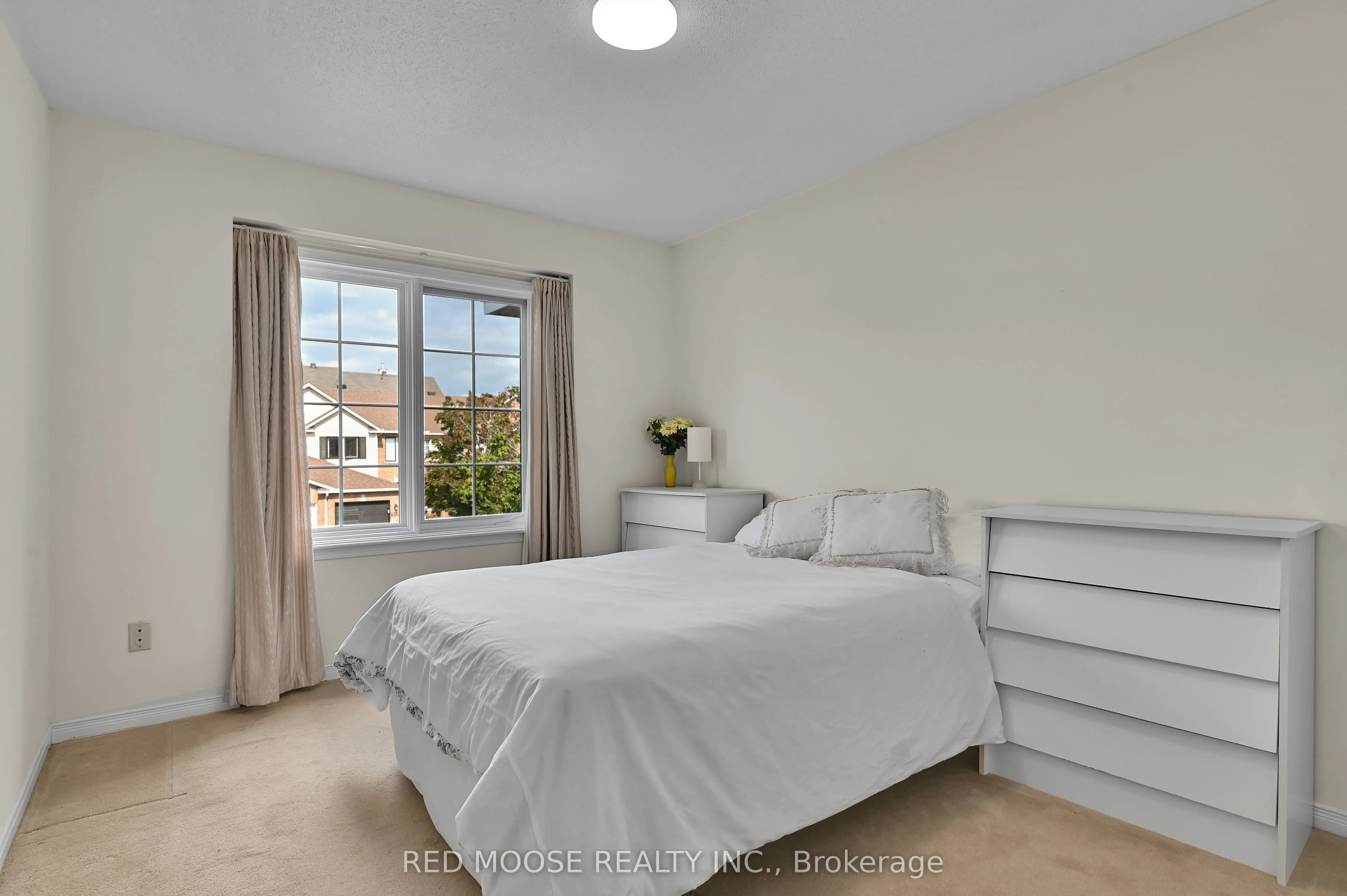 4569 Ogilvie Walk Crescent
