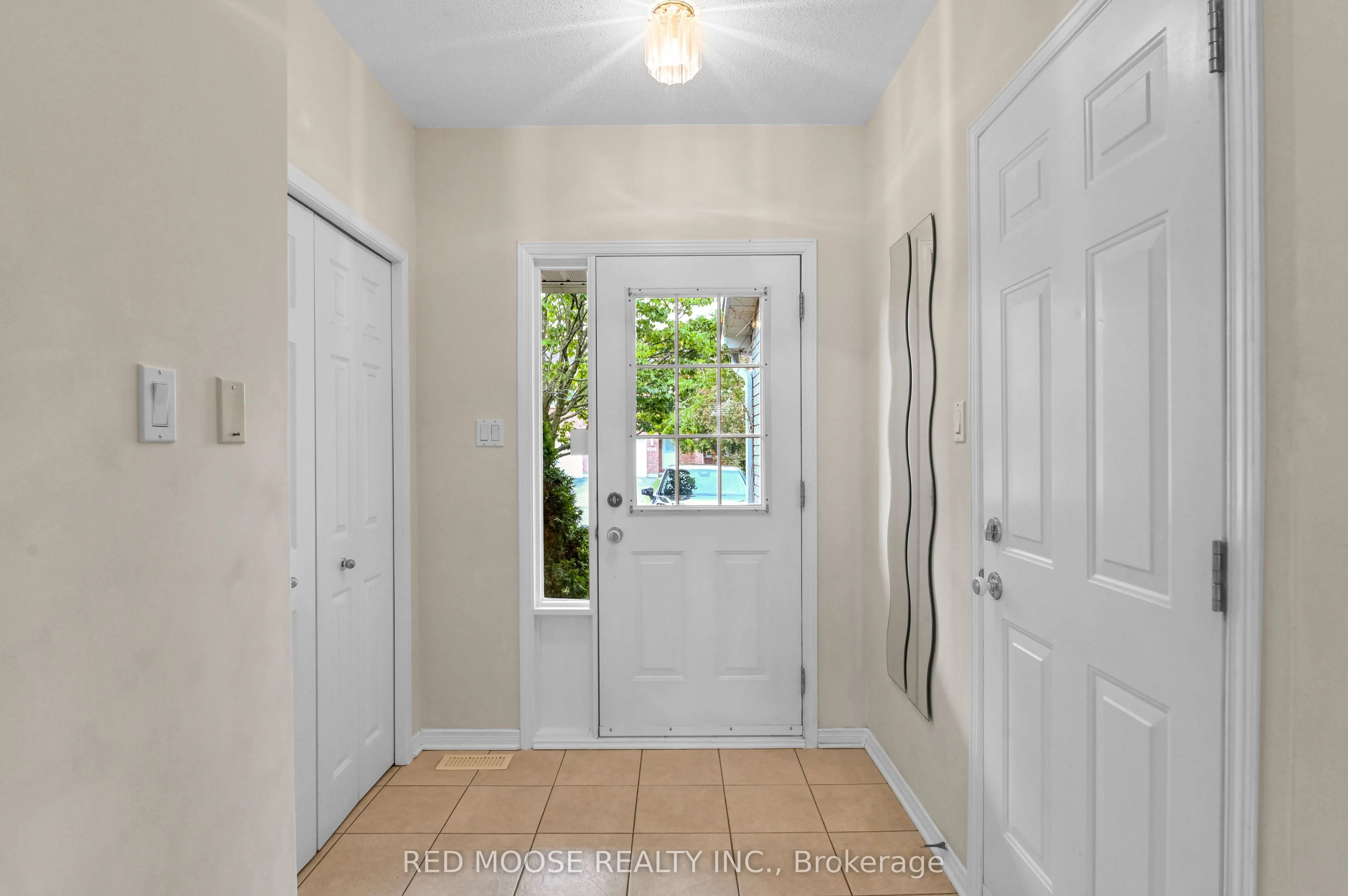 4569 Ogilvie Walk Crescent
