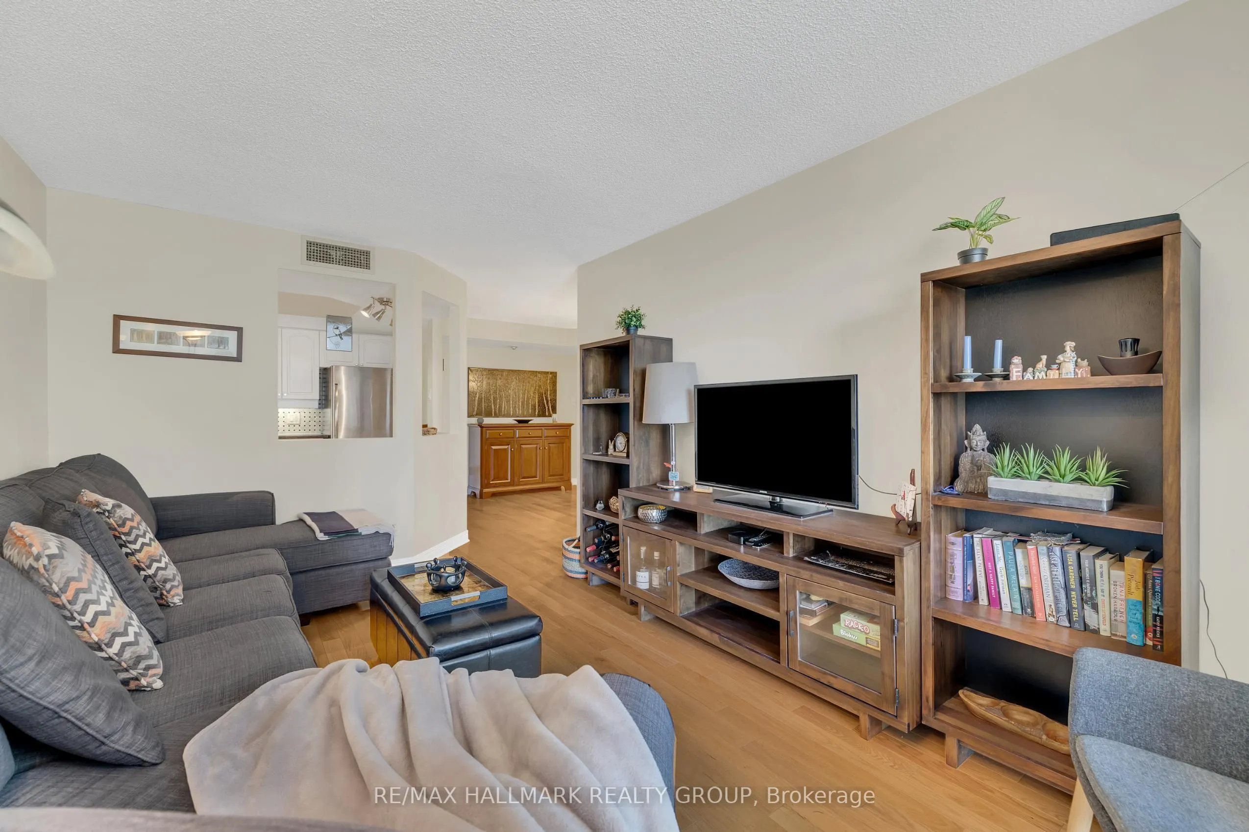 550 Cambridge Street S, #307