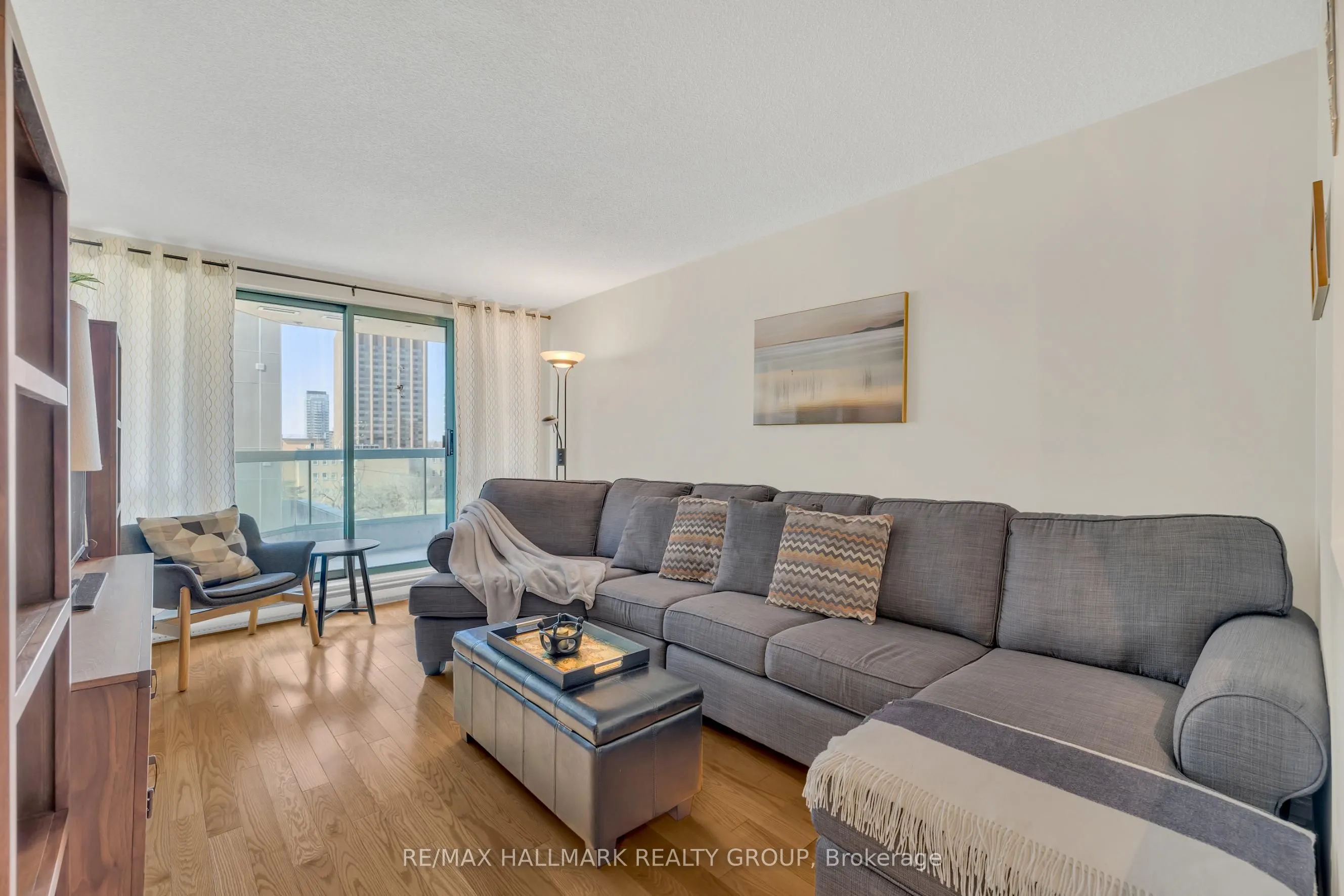 550 Cambridge Street S, #307