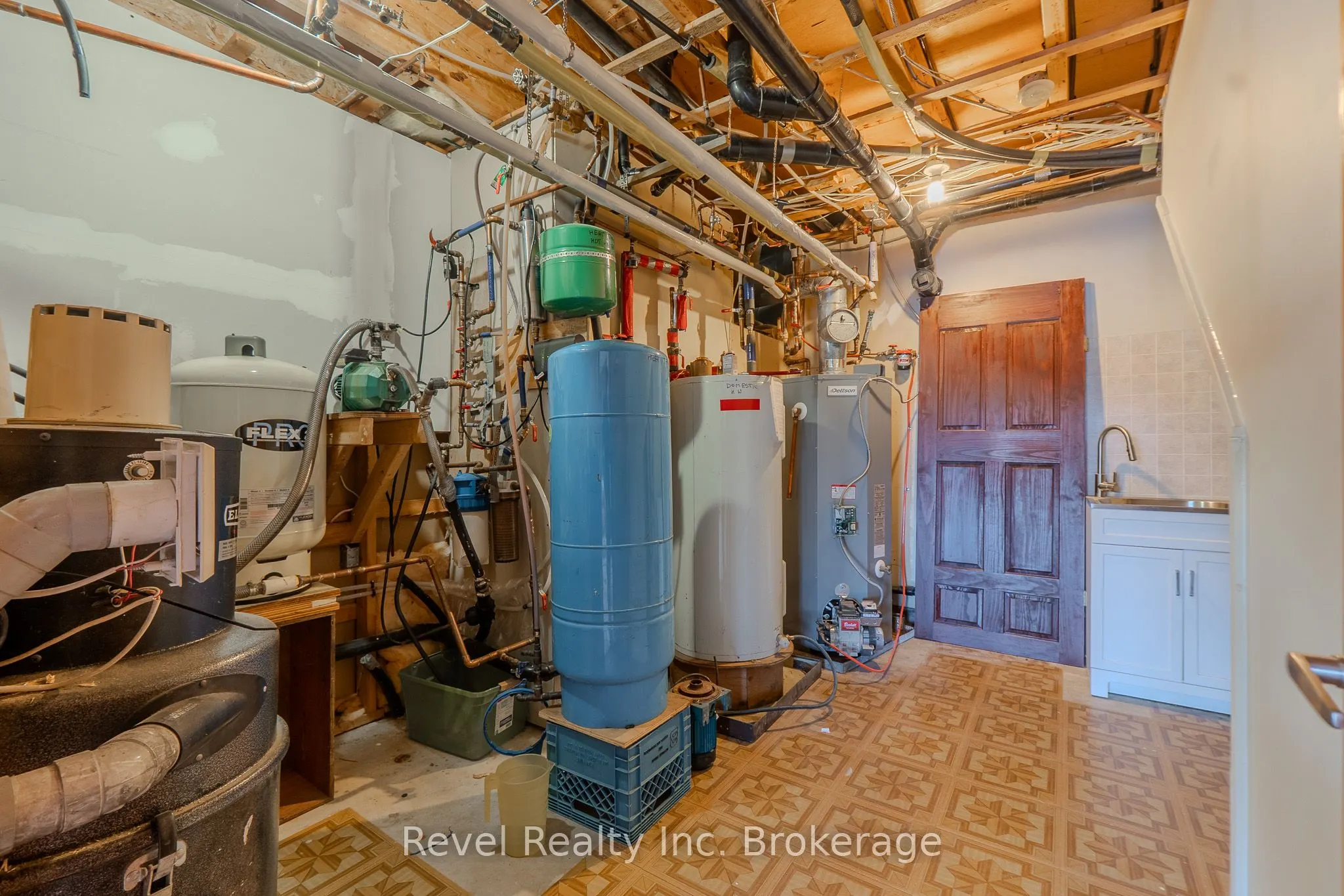 280 Sunnyside Road