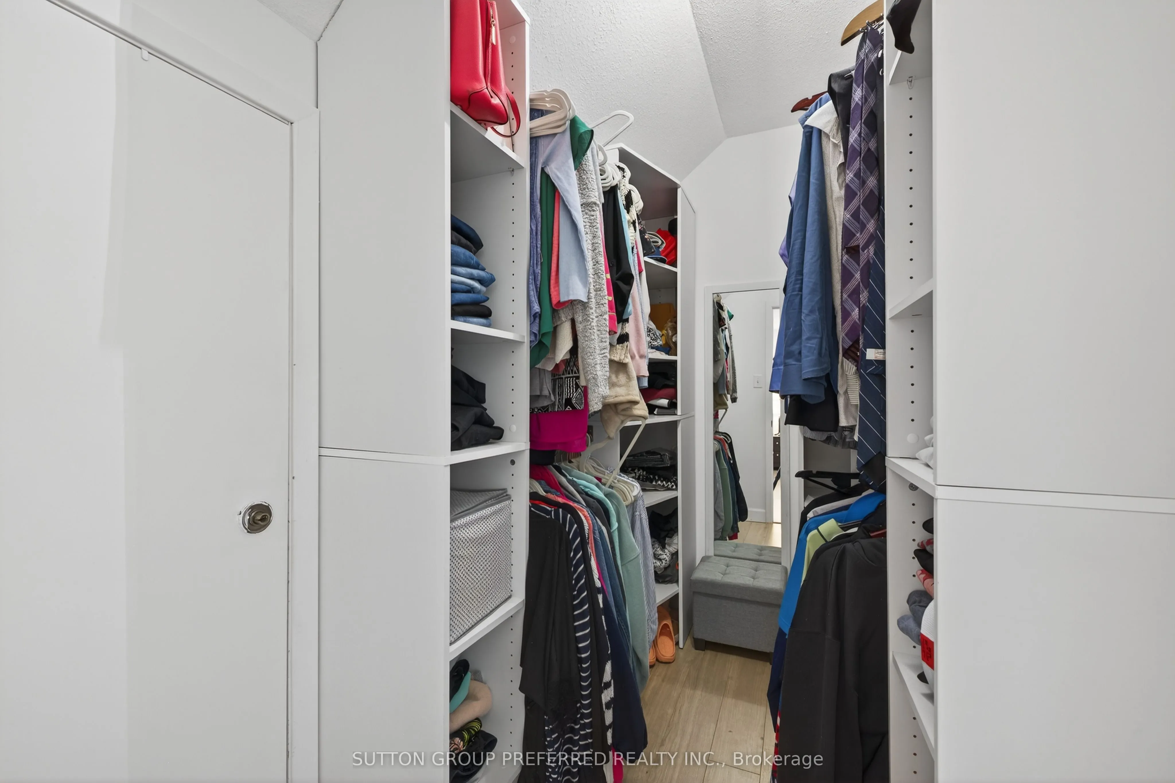 405 Everglade Crescent, #17