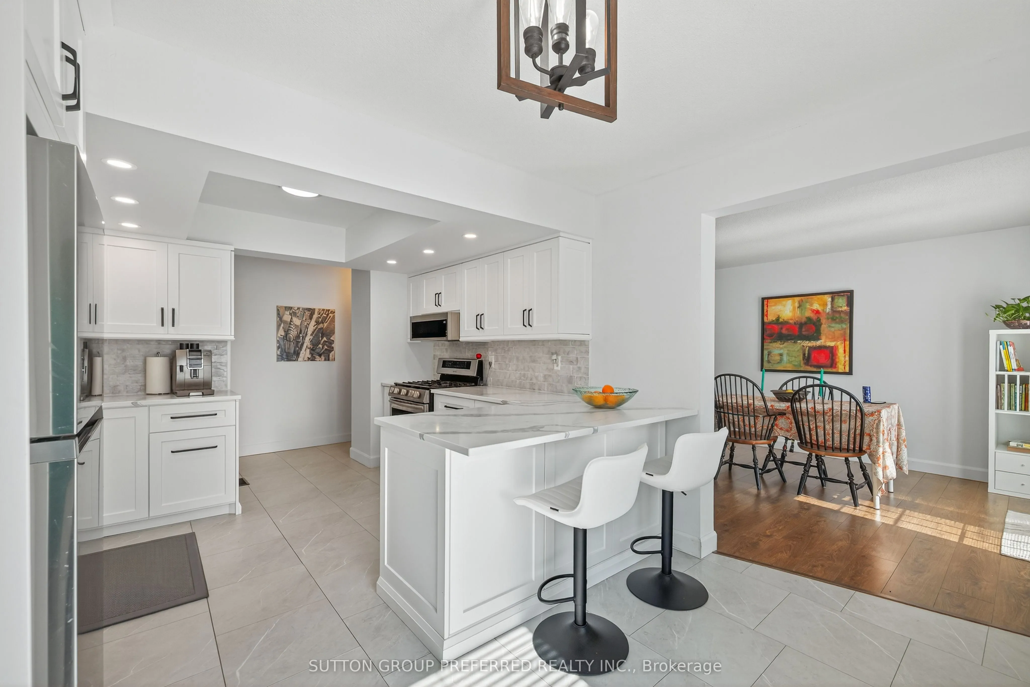 405 Everglade Crescent, #17