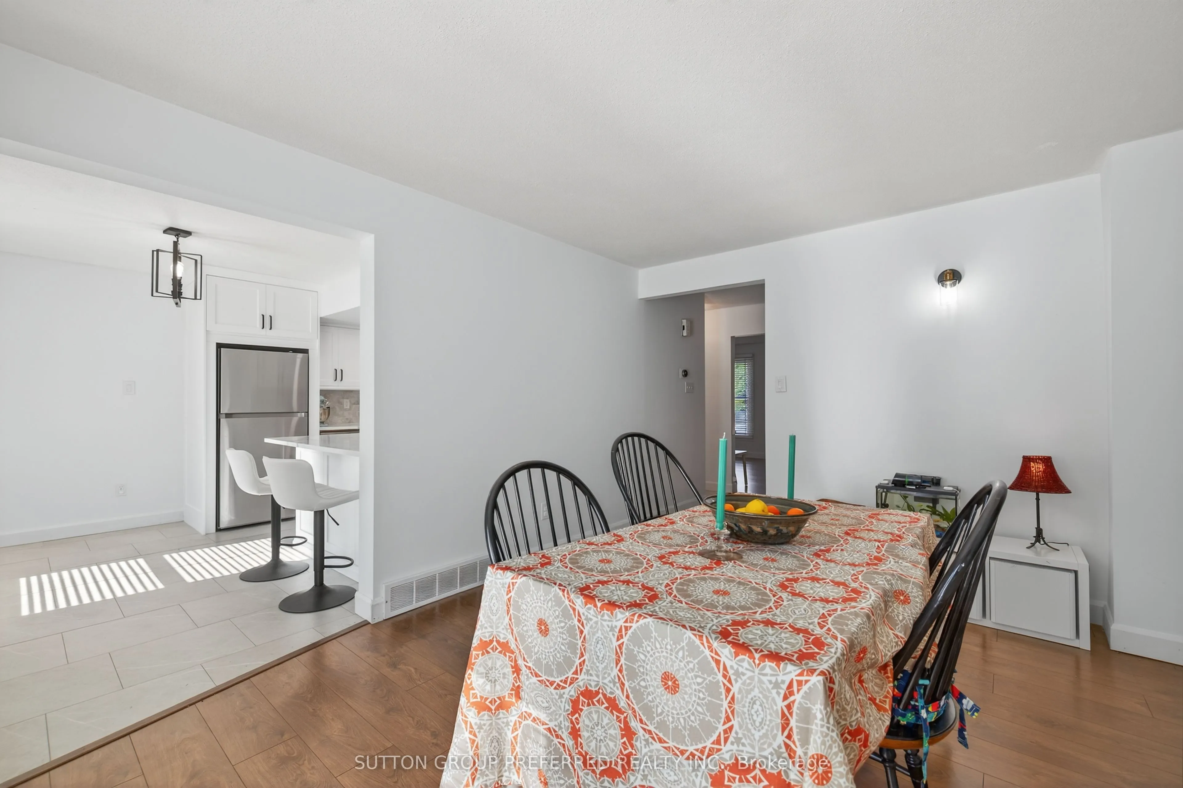 405 Everglade Crescent, #17