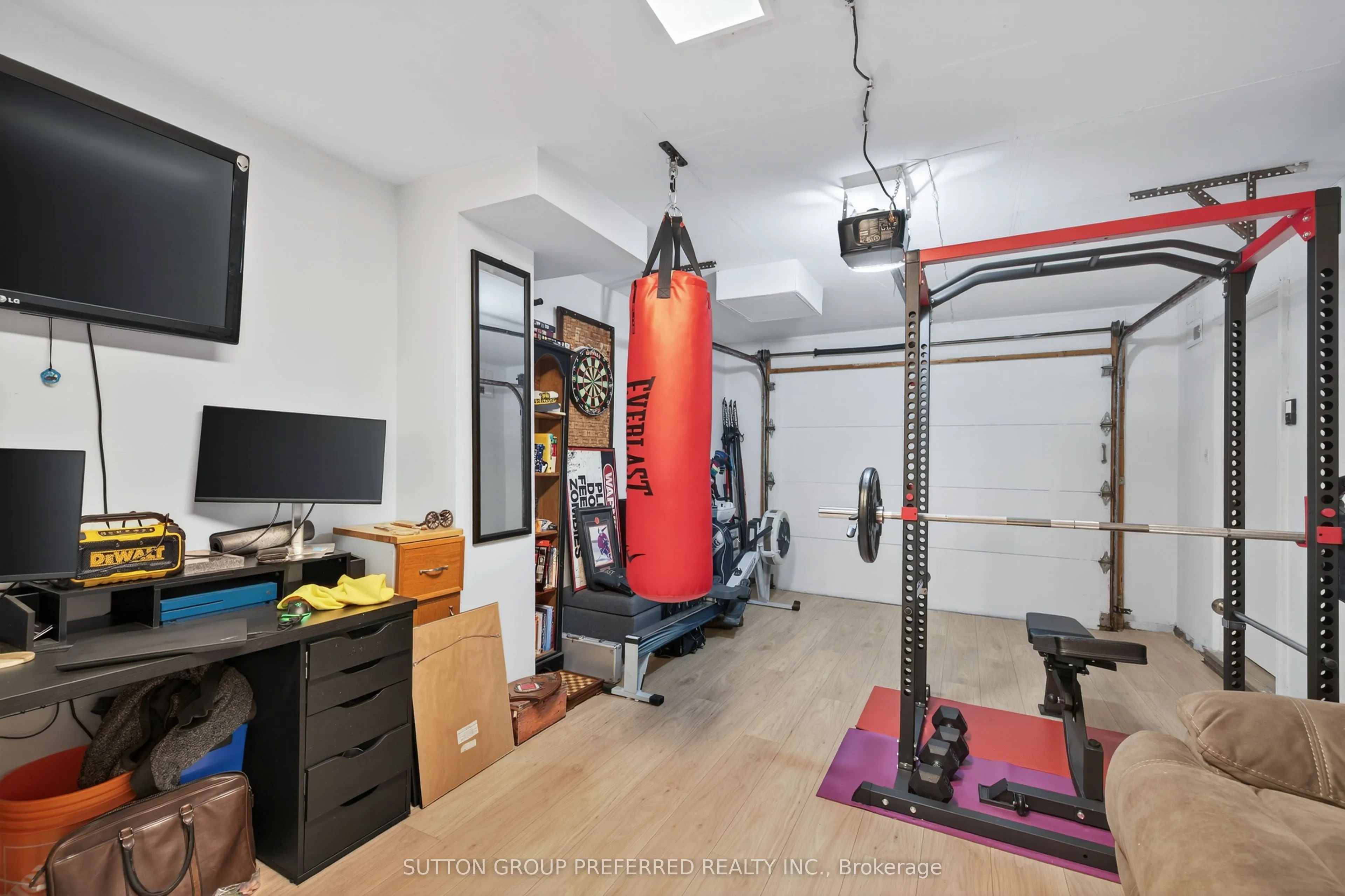 405 Everglade Crescent, #17