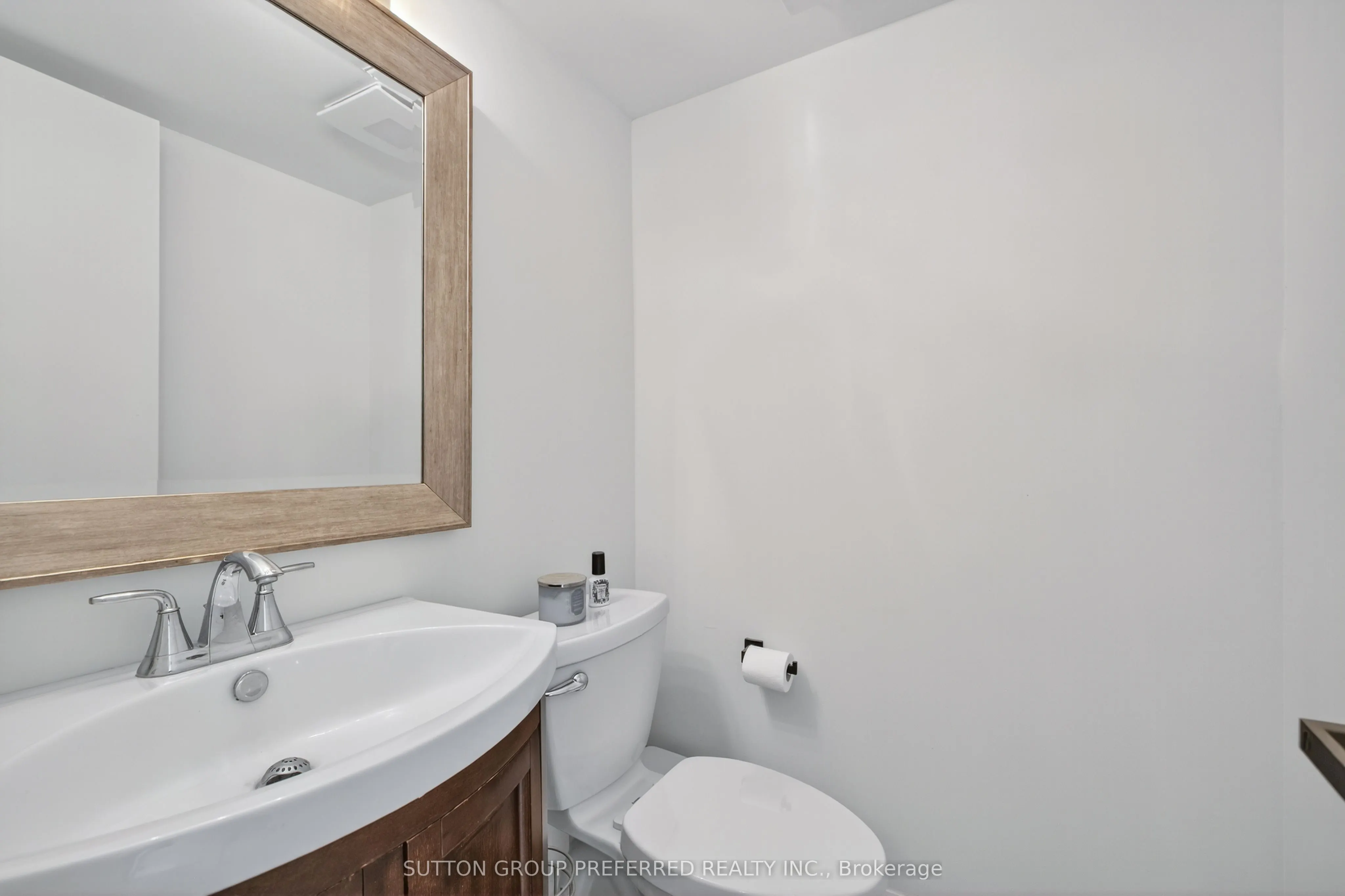 405 Everglade Crescent, #17