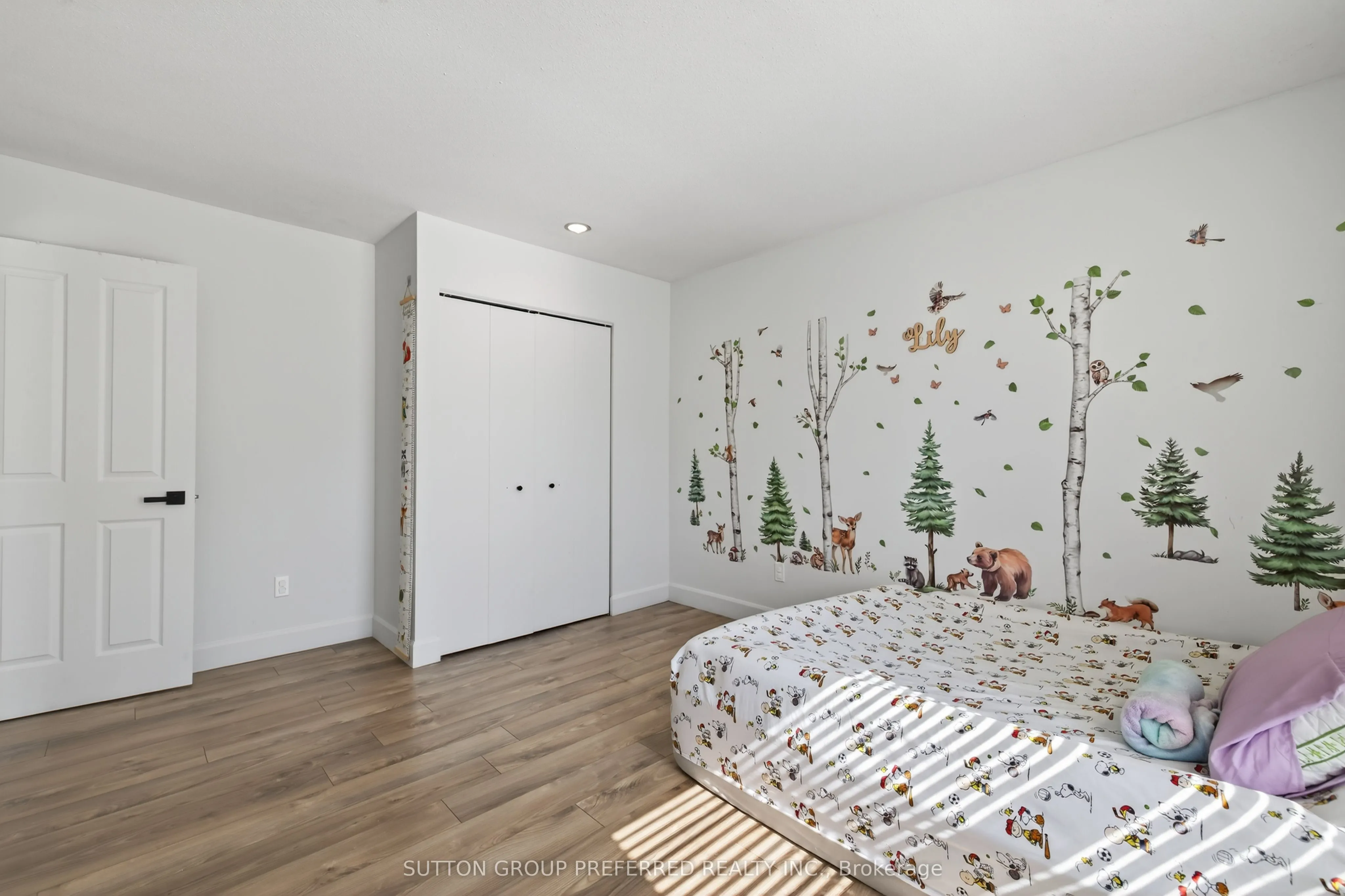 405 Everglade Crescent, #17