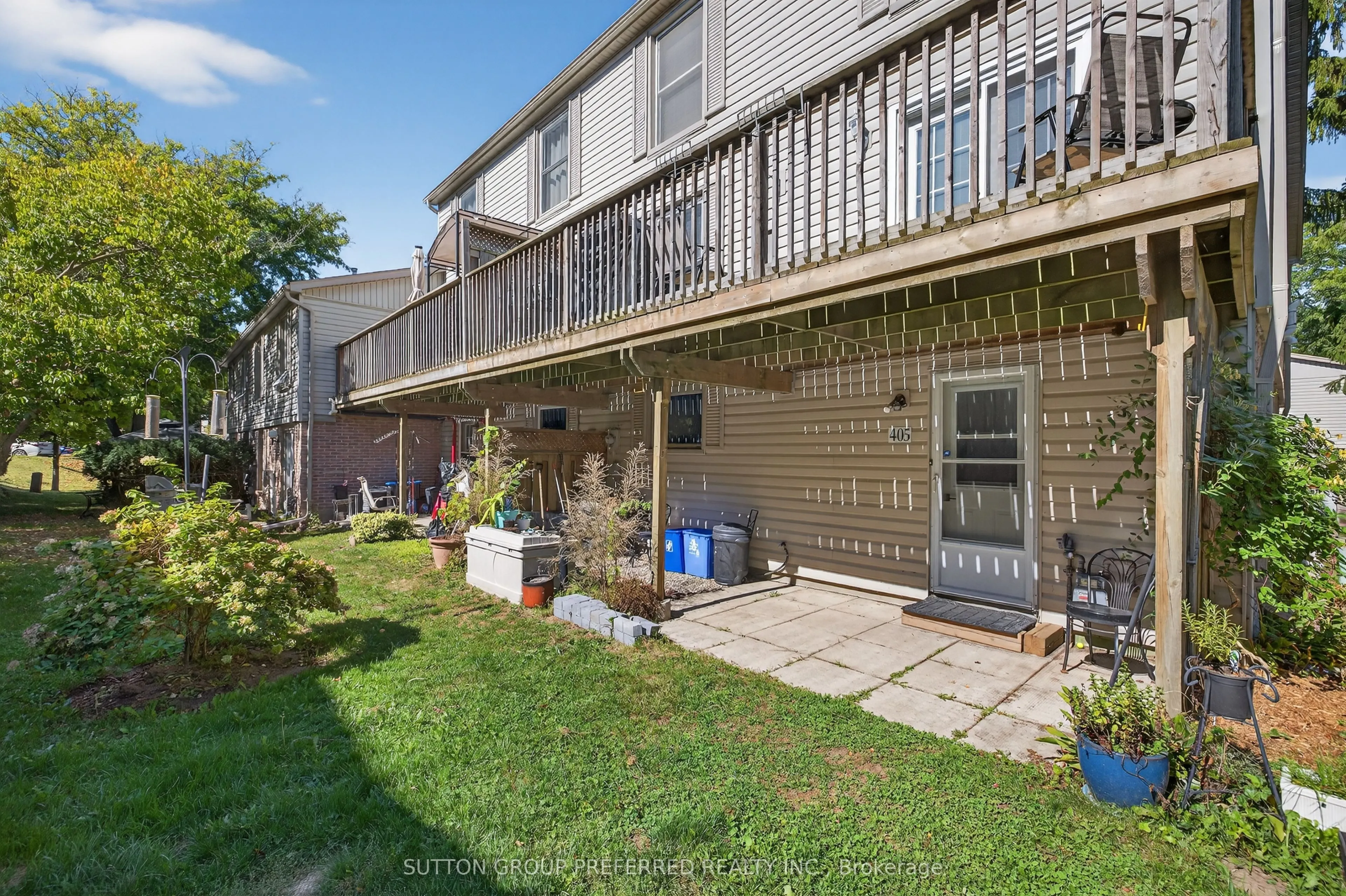 405 Everglade Crescent, #17