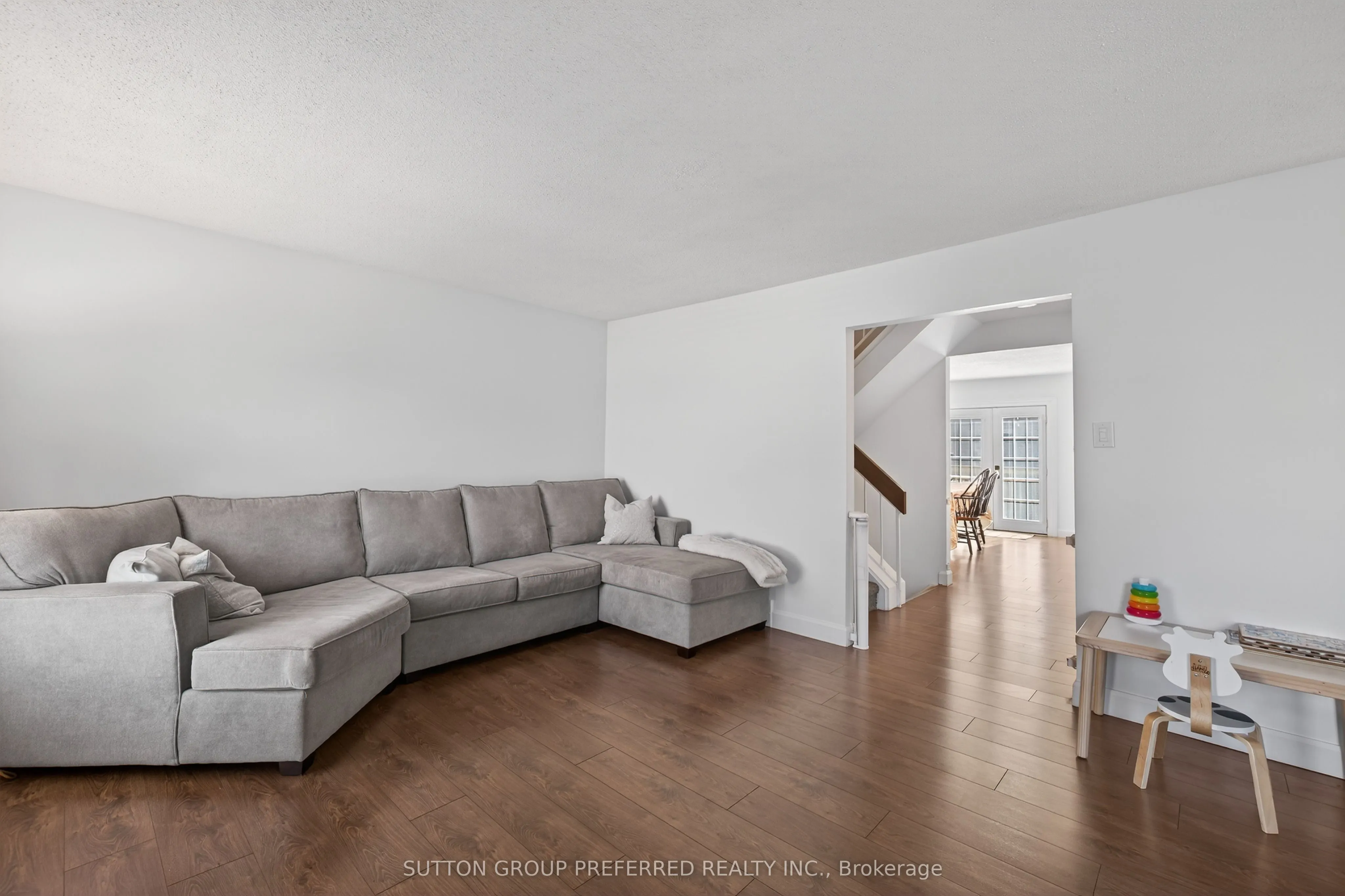 405 Everglade Crescent, #17