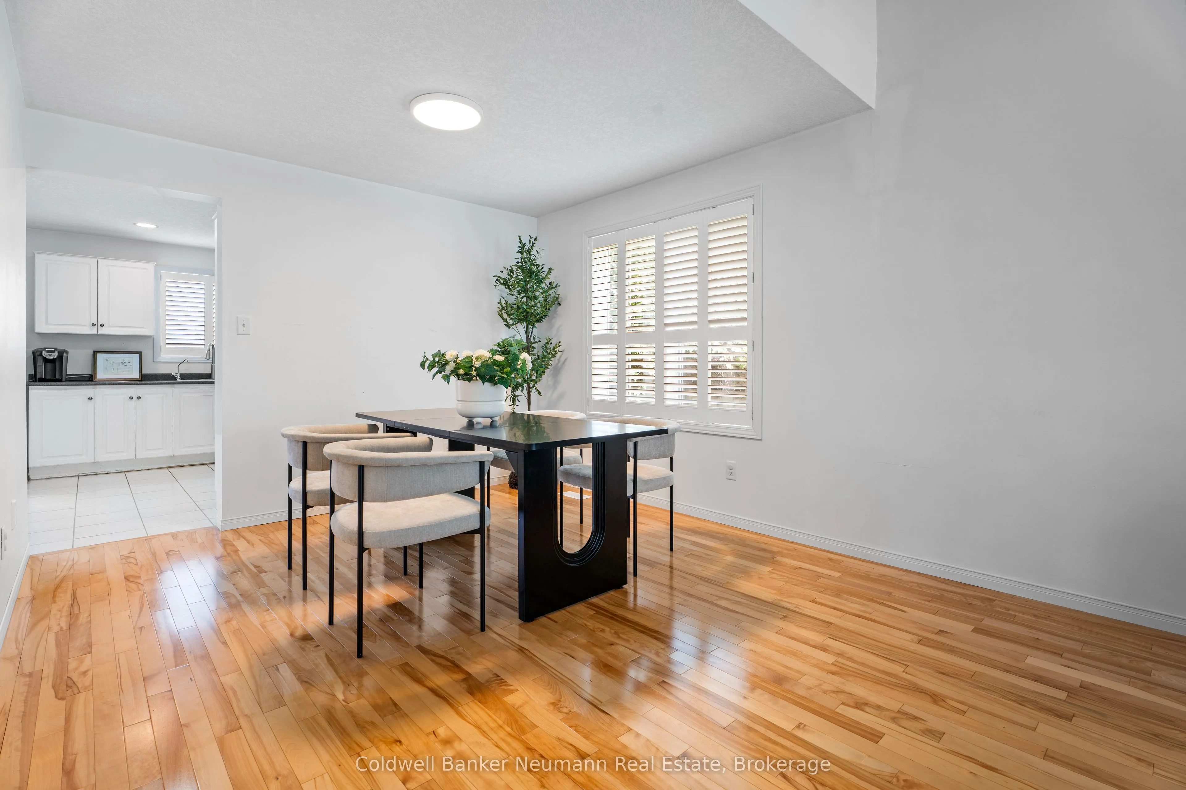 282 Imperial Road S