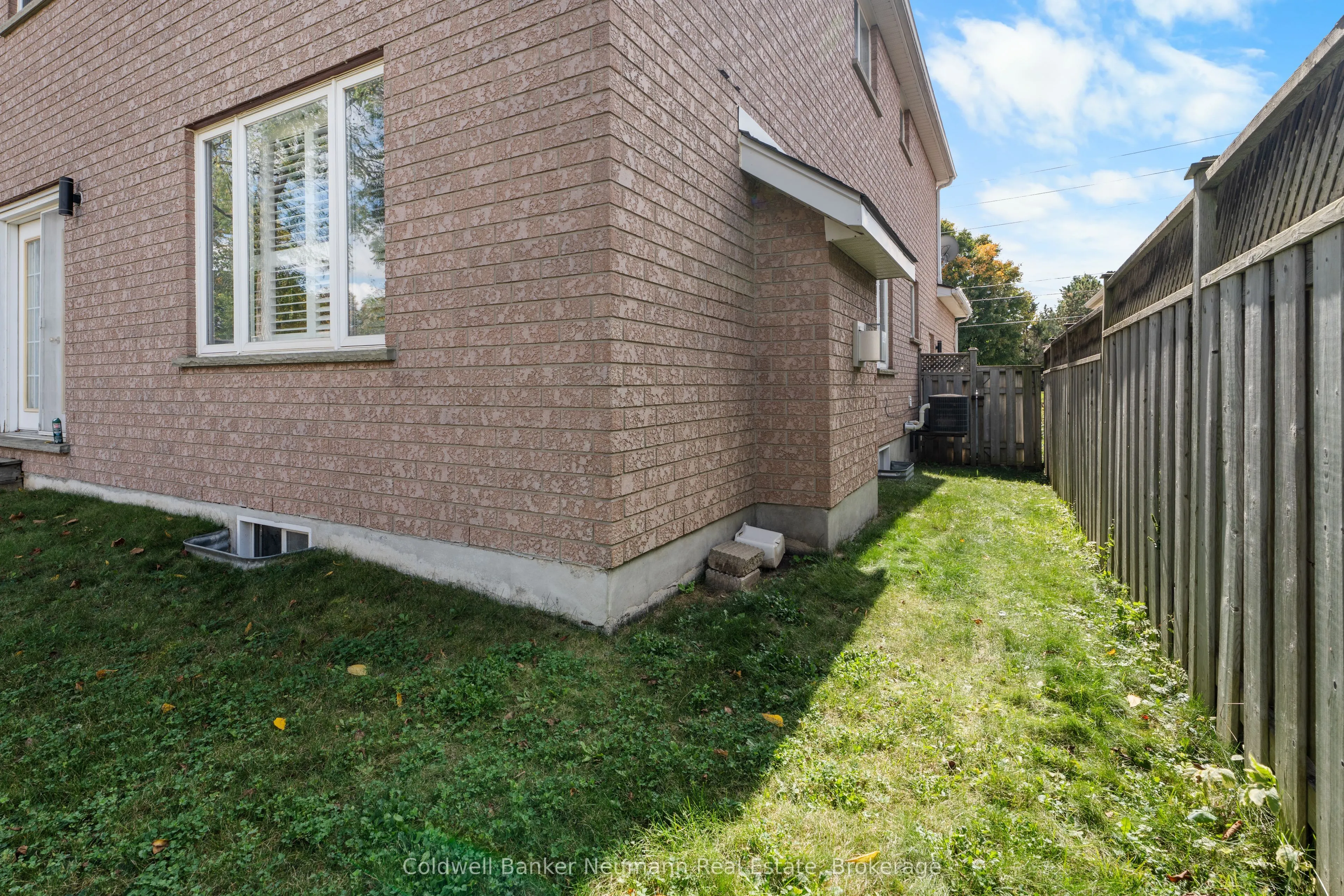 282 Imperial Road S