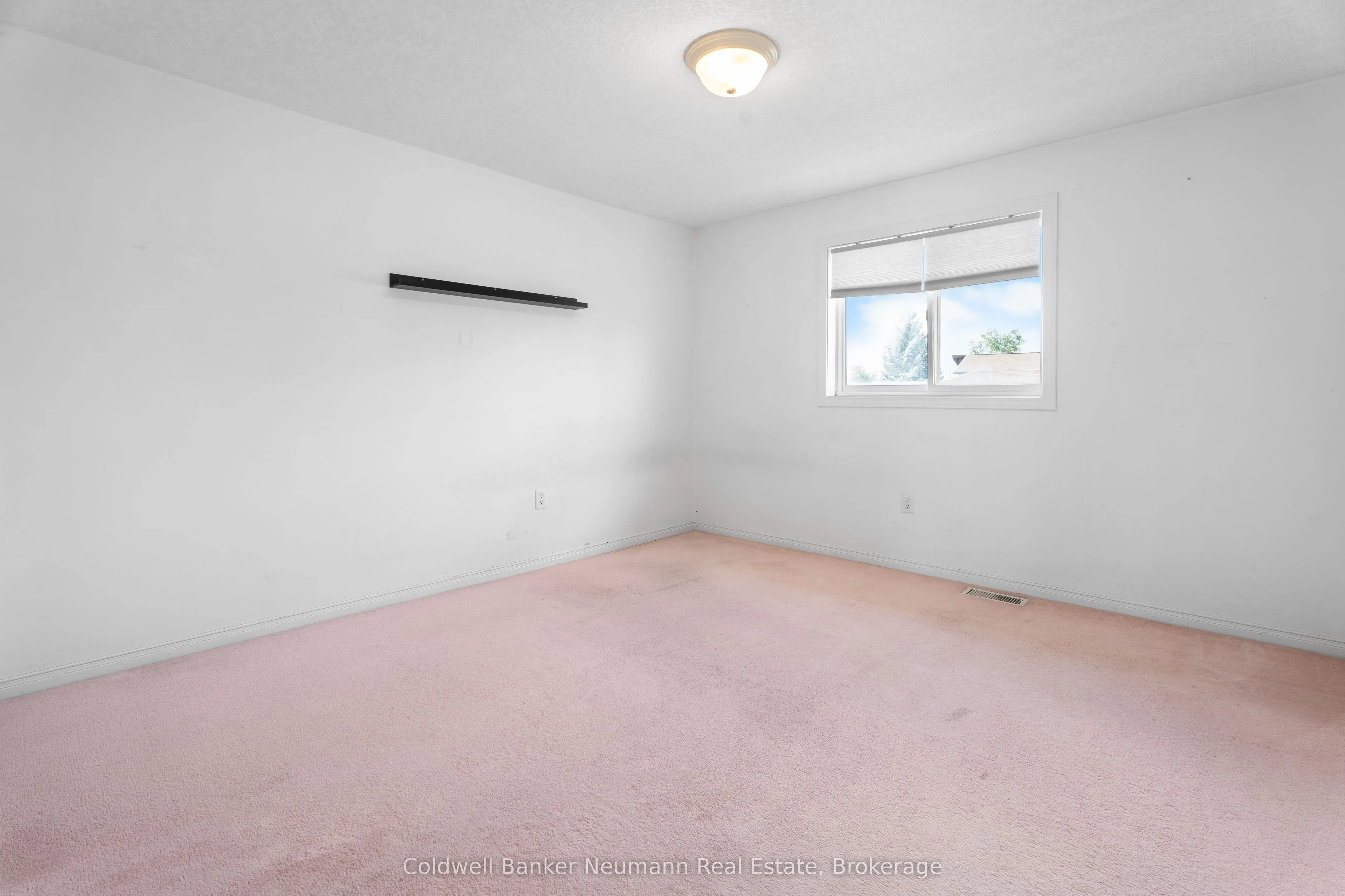 282 Imperial Road S