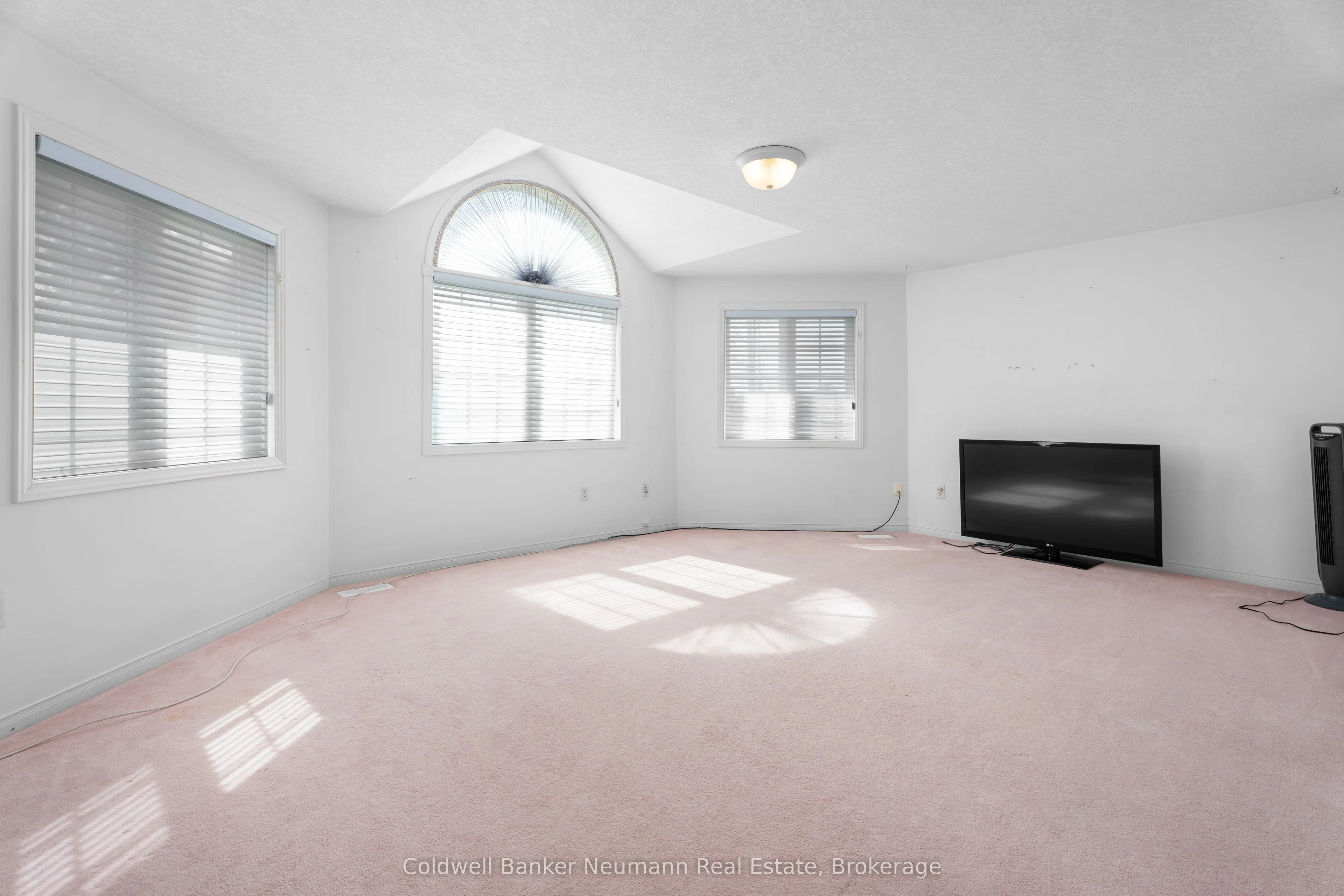 282 Imperial Road S