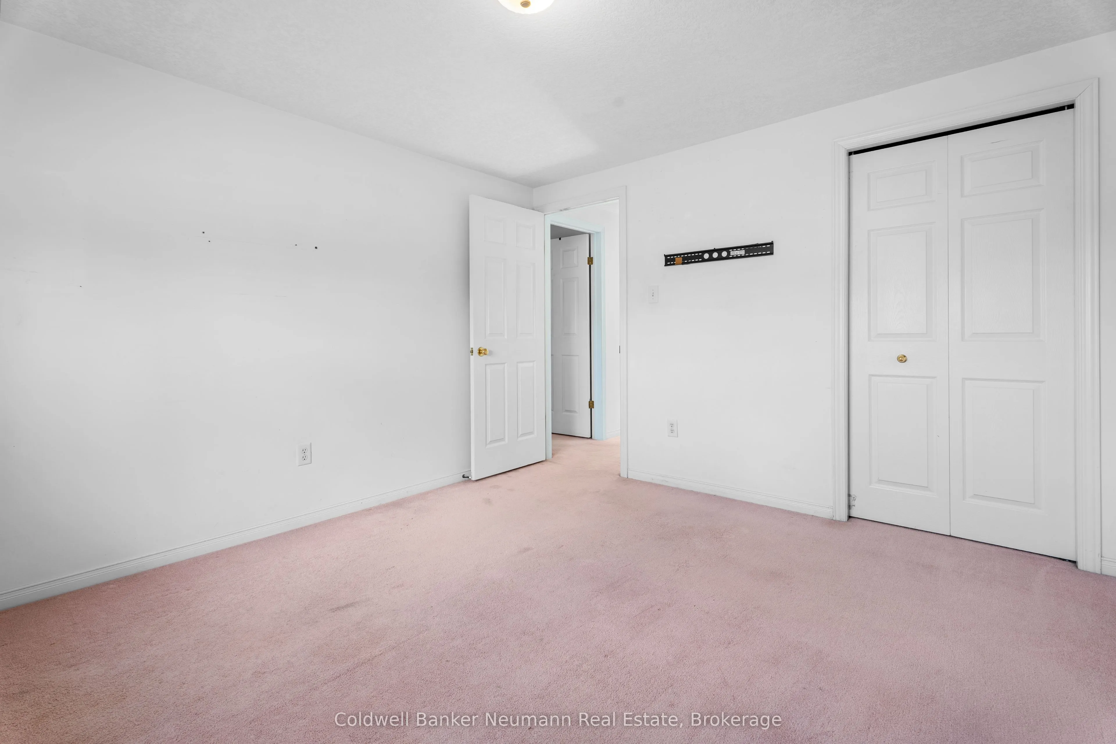 282 Imperial Road S