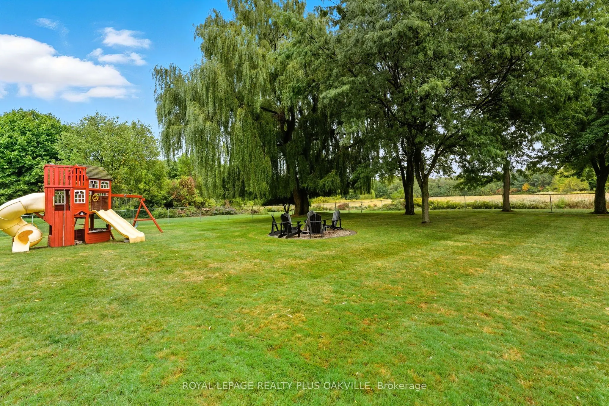 9904 Dickenson Road W