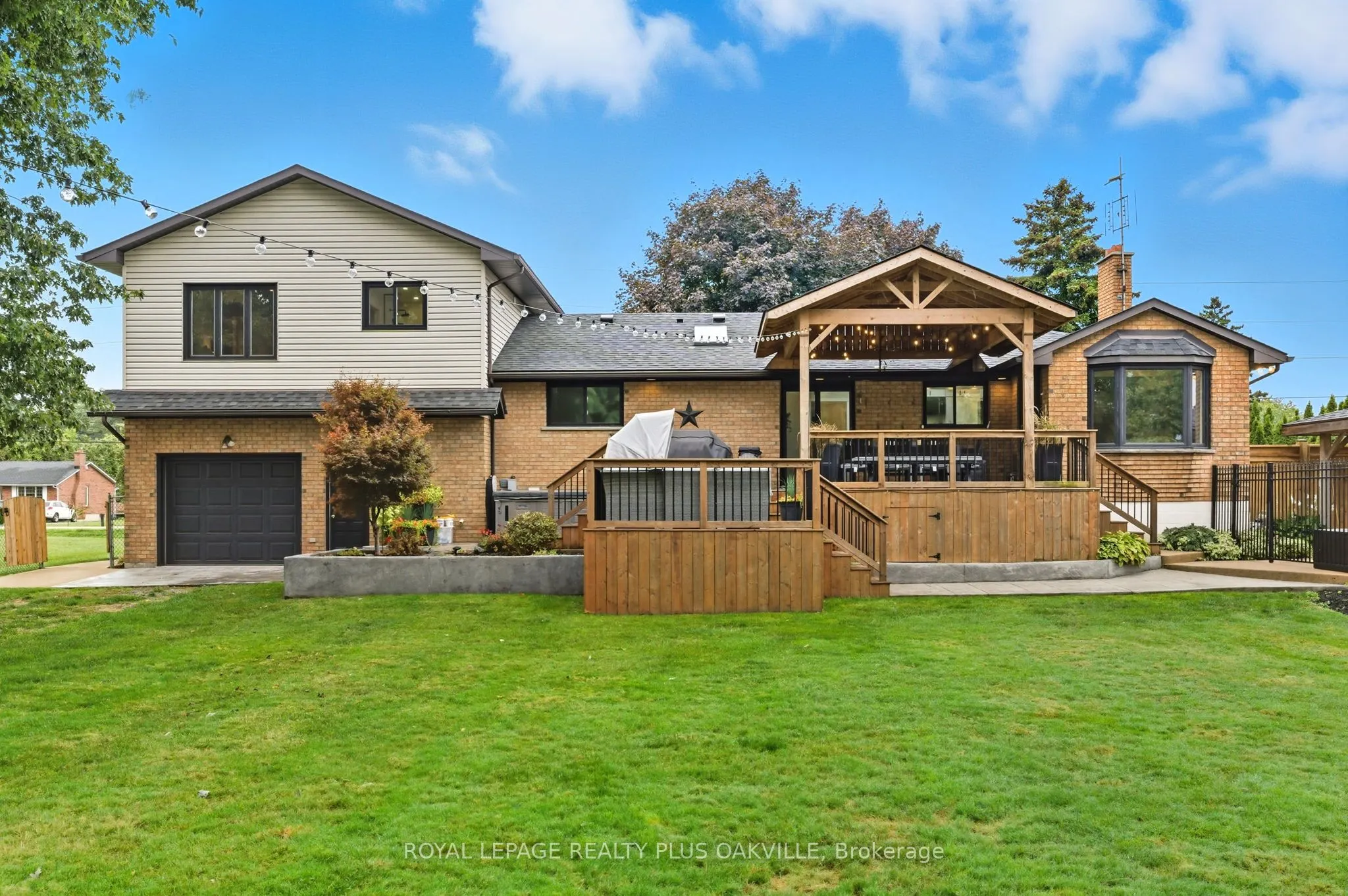 9904 Dickenson Road W