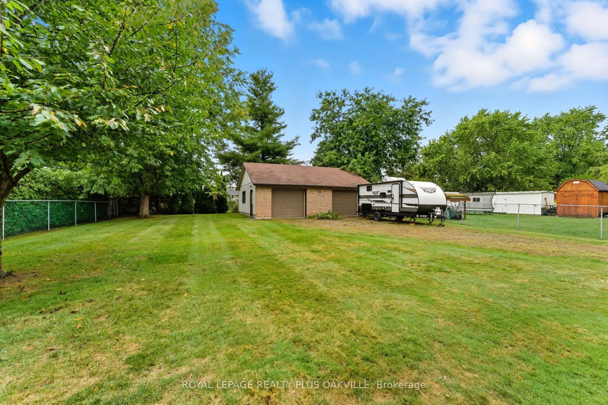 9904 Dickenson Road W