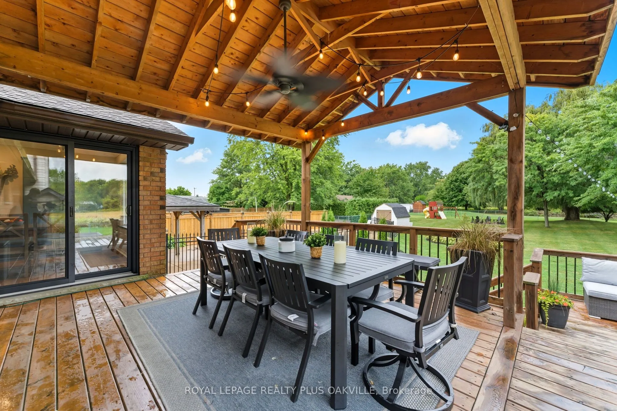 9904 Dickenson Road W