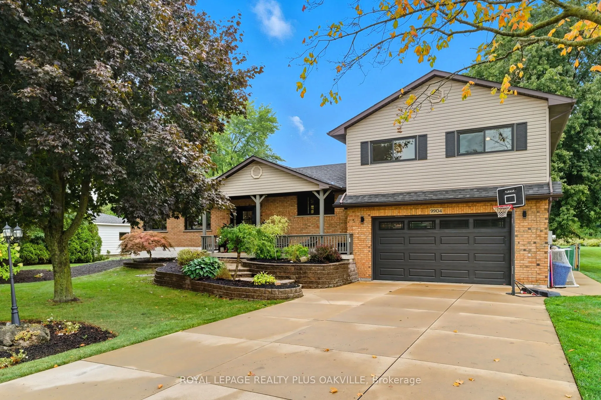 9904 Dickenson Road W