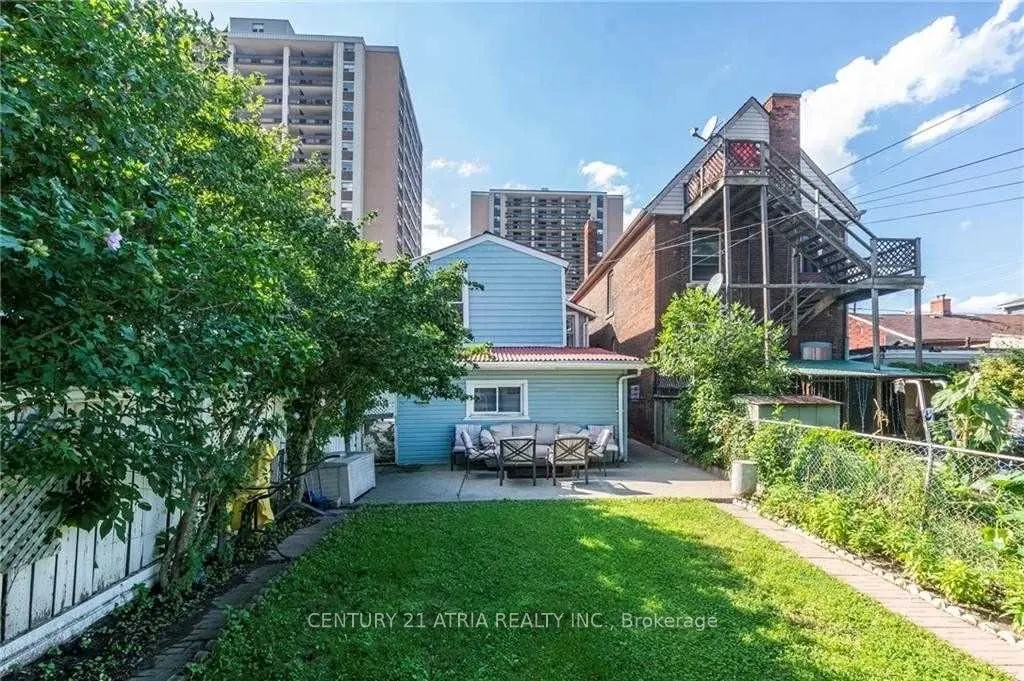 182 John Street