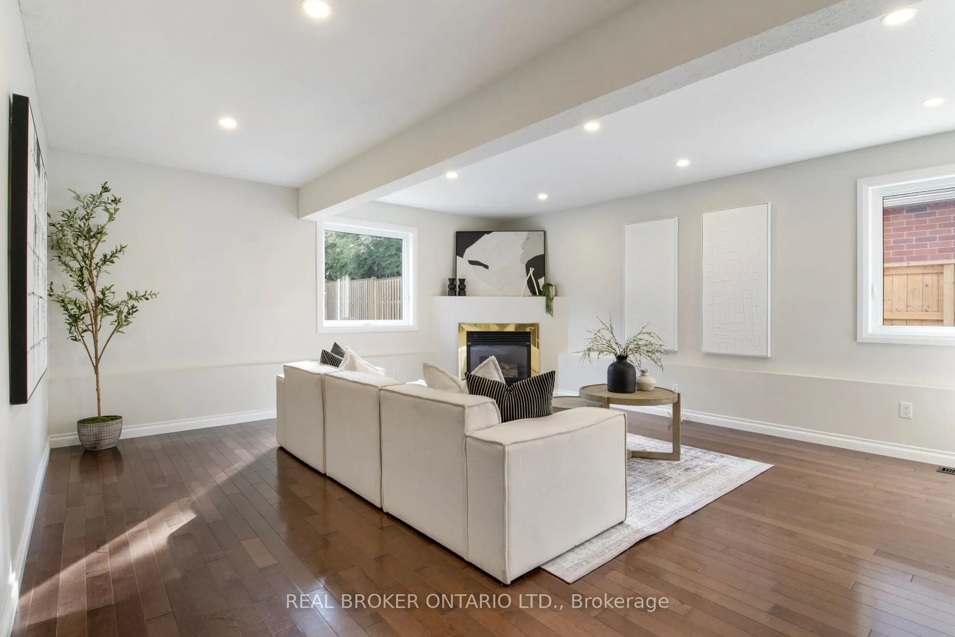 427 Dansbury Drive