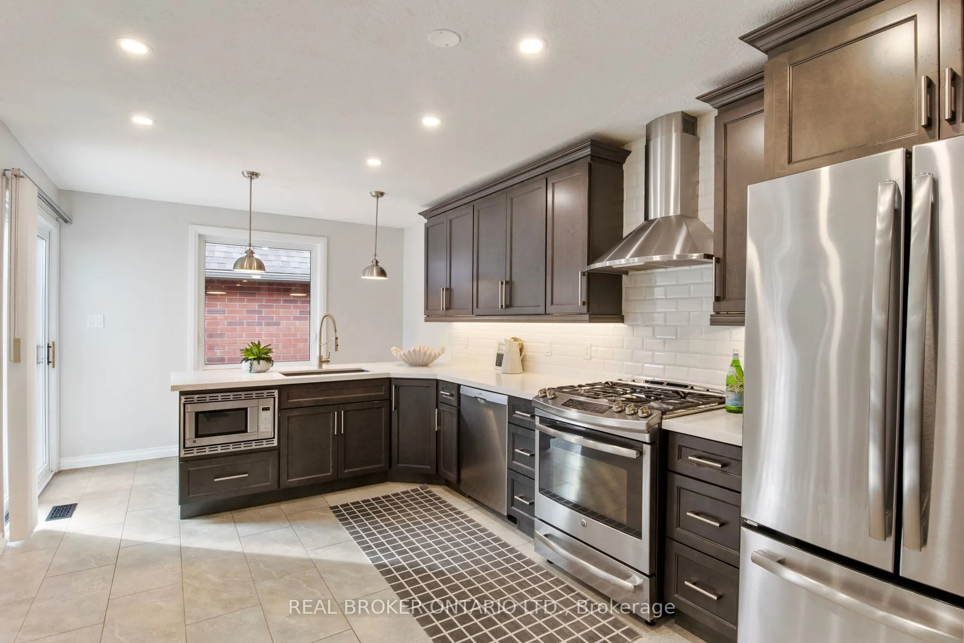 427 Dansbury Drive