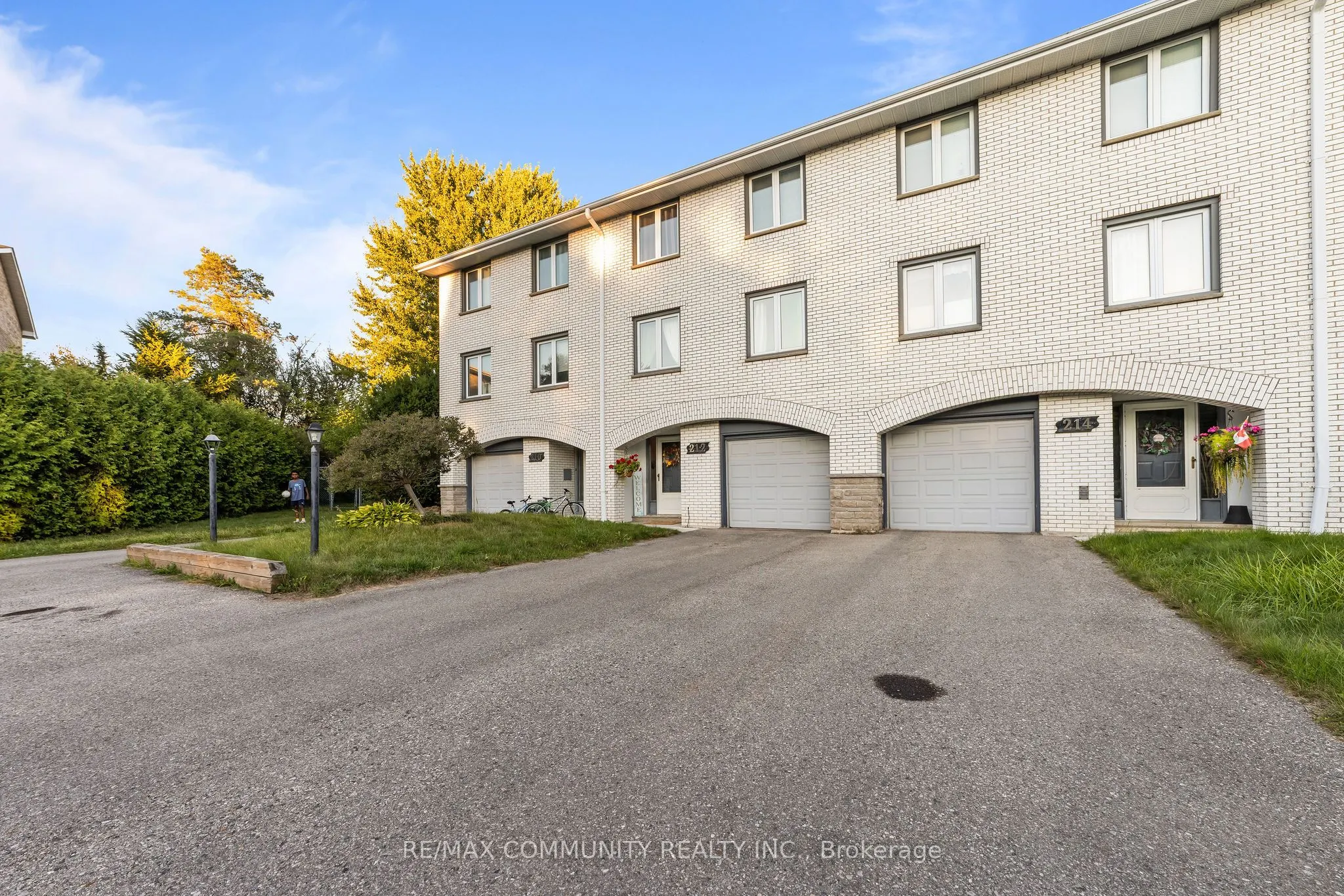 210-216 Homestead Crescent
