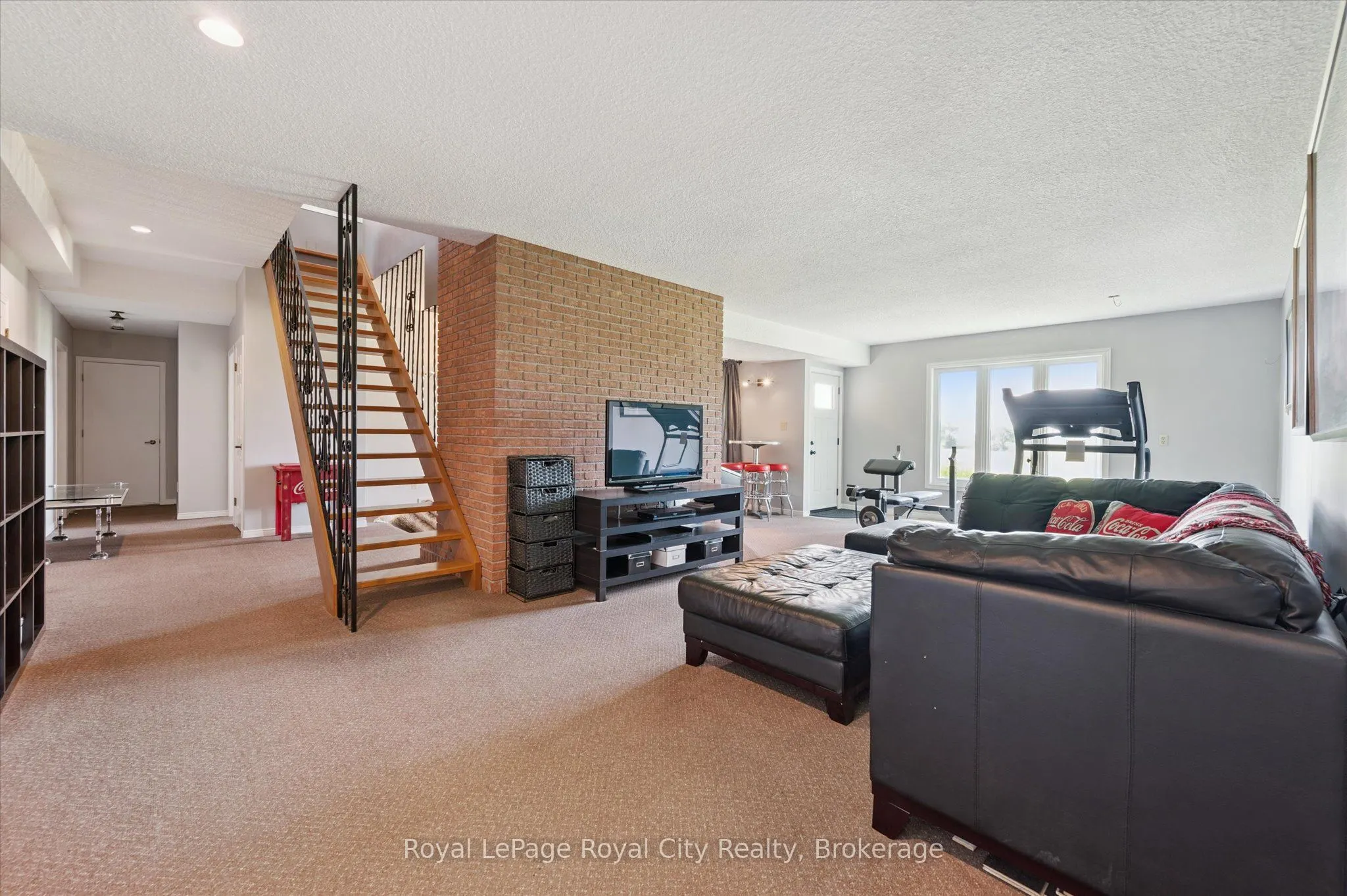 5072 Wellington Rd 32 Road