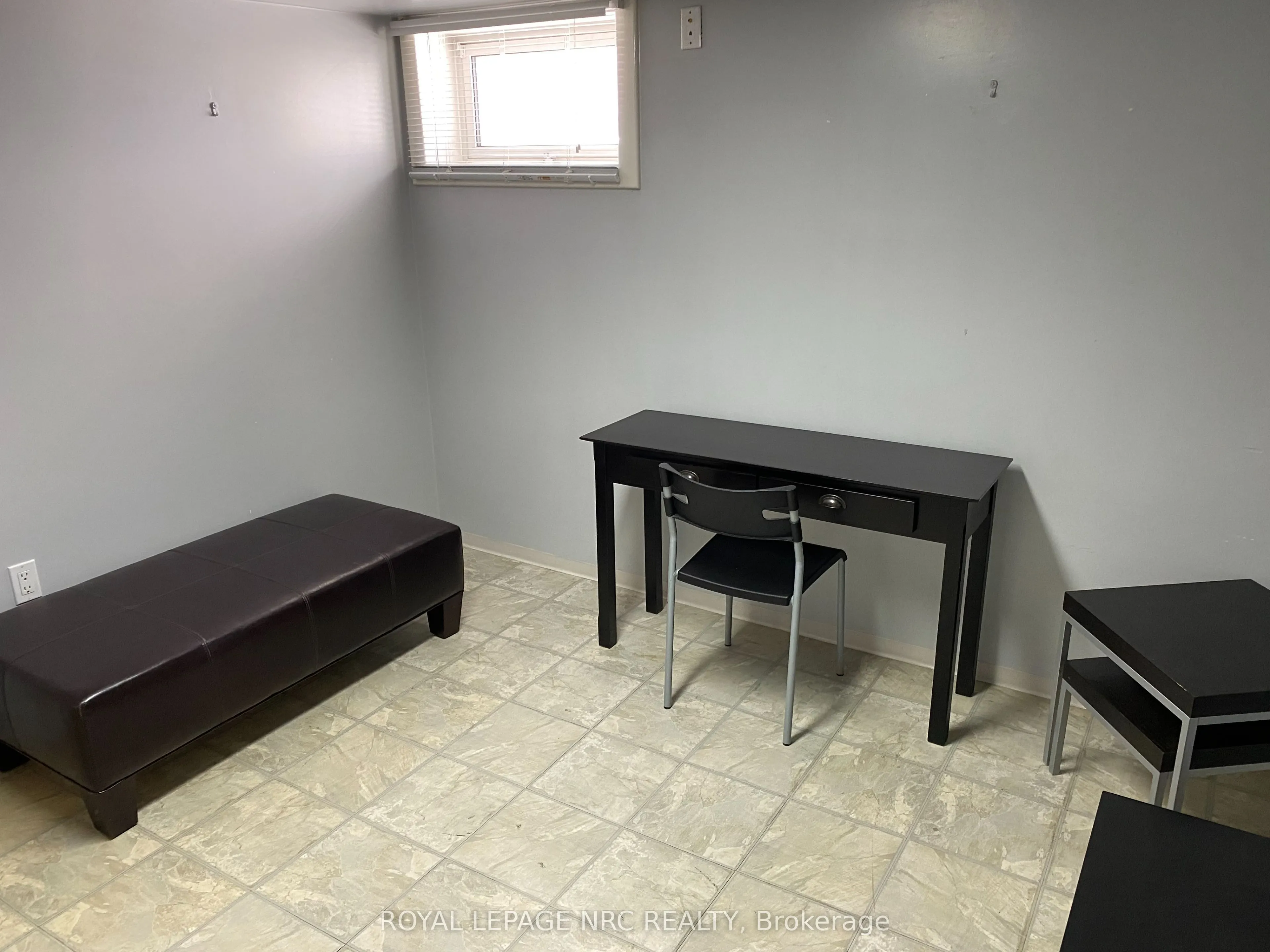# 2 -102 Townline Rd. W. Road W, ##2