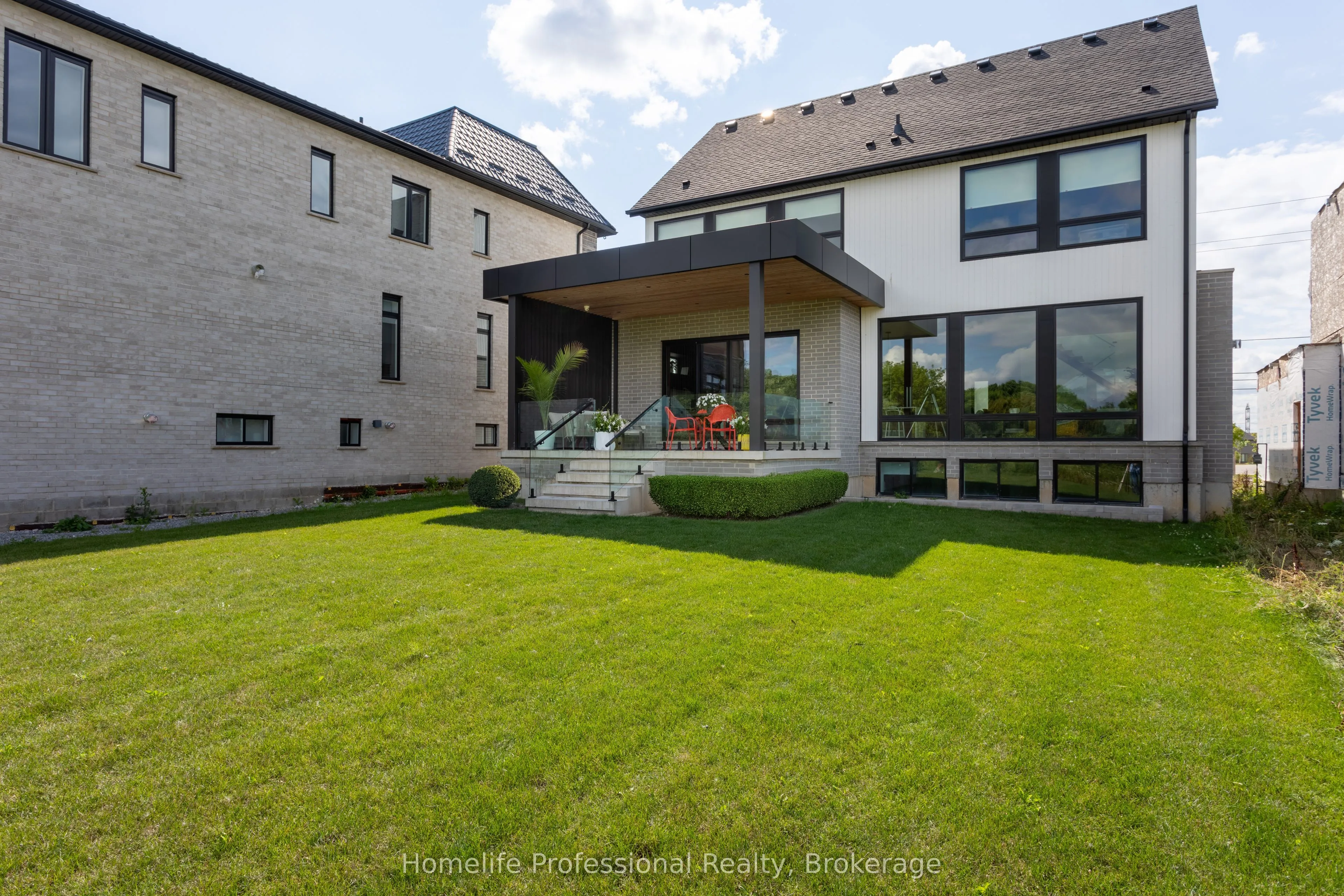 70 Upper Mount Albion Road