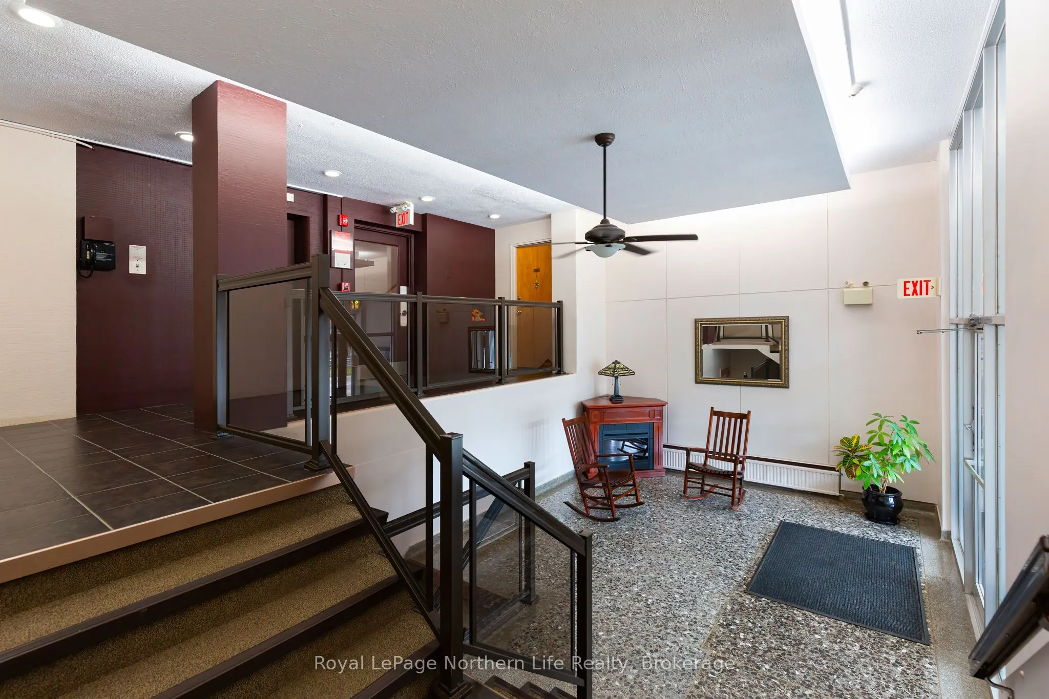 810 Main Street W, #204