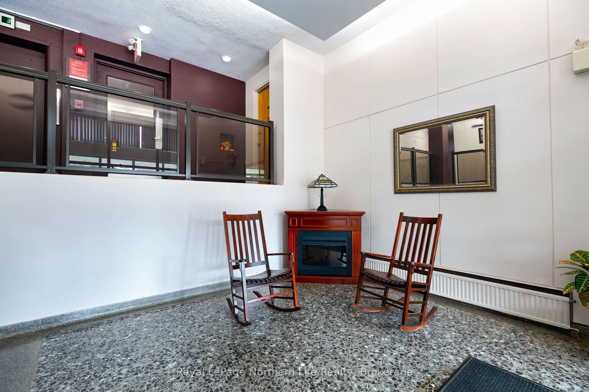 810 Main Street W, #204
