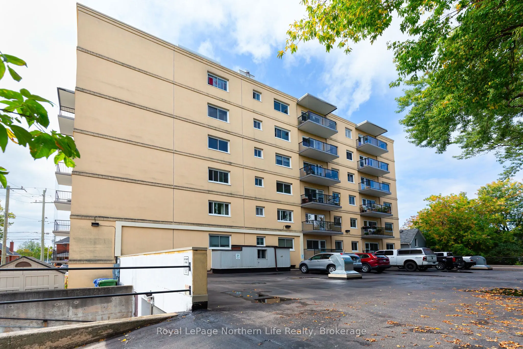 810 Main Street W, #204
