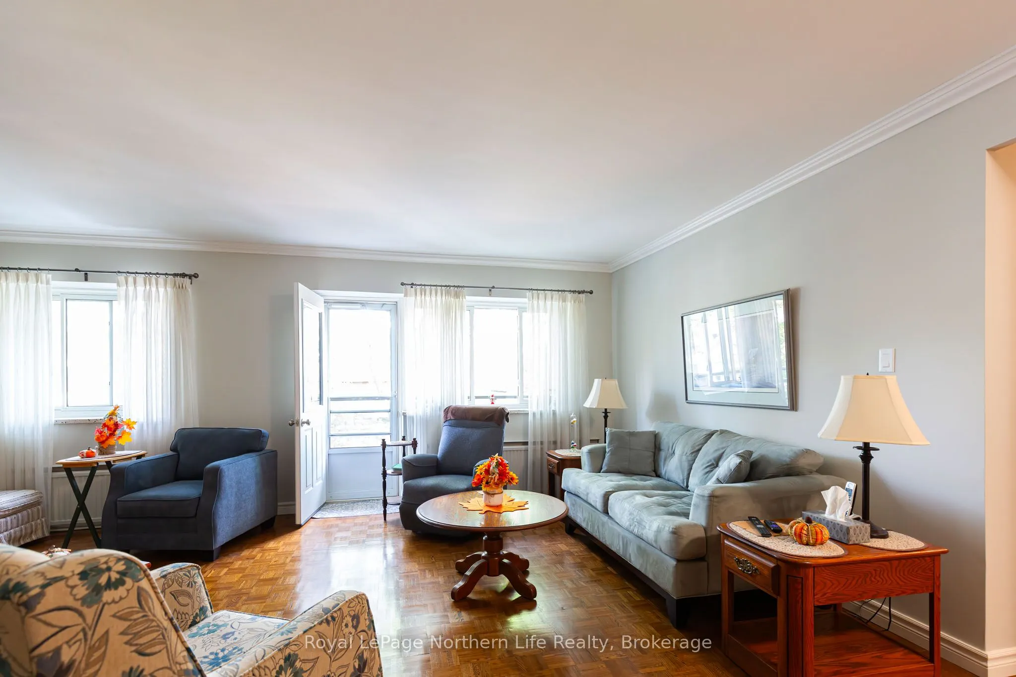 810 Main Street W, #204