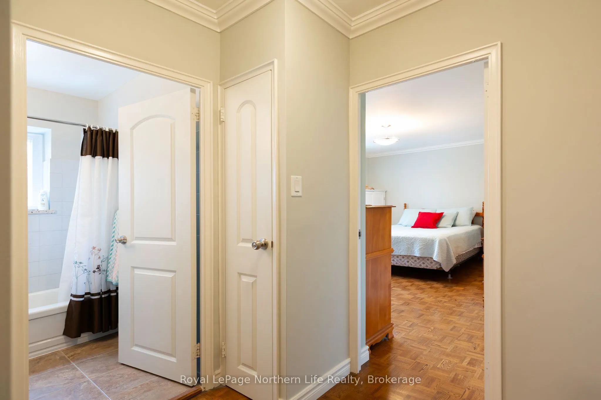 810 Main Street W, #204