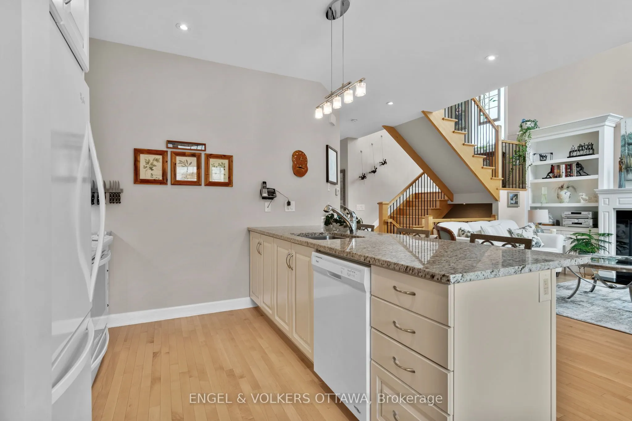 27 Esquimault Avenue