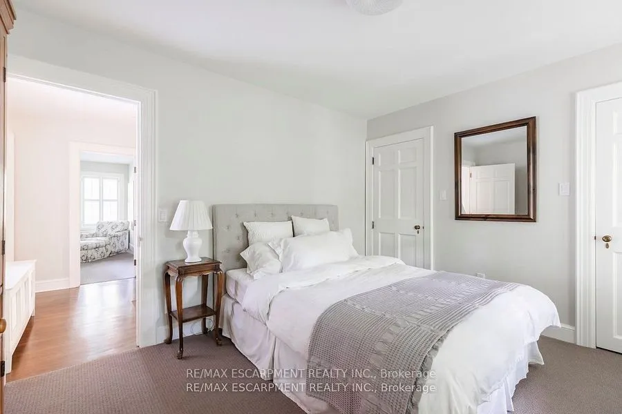 5 Mayfair Place