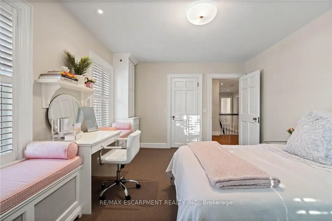 5 Mayfair Place