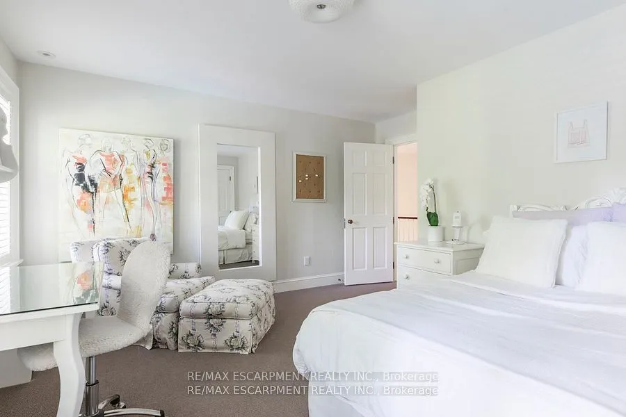 5 Mayfair Place