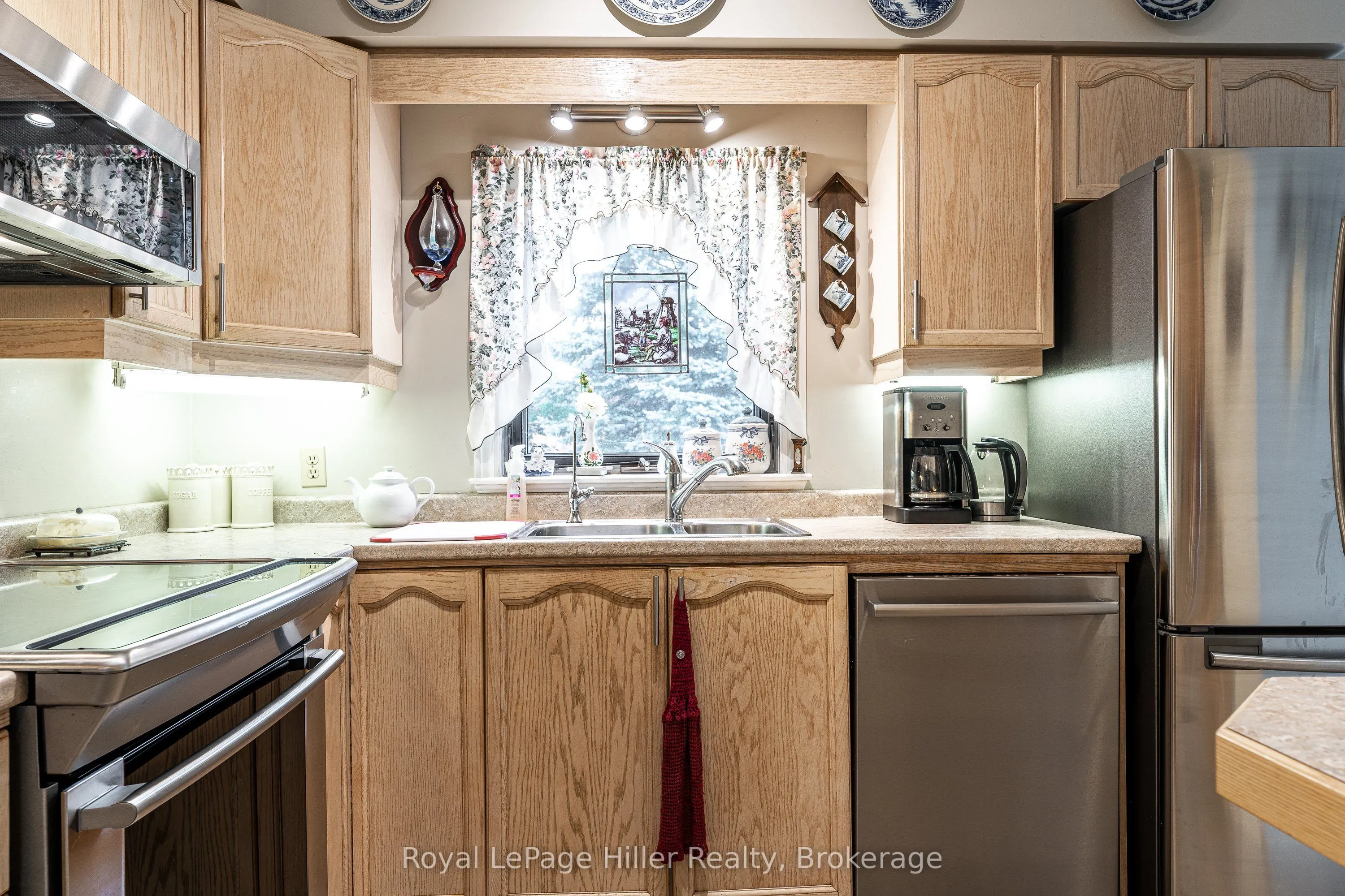 300 John Street S, #8
